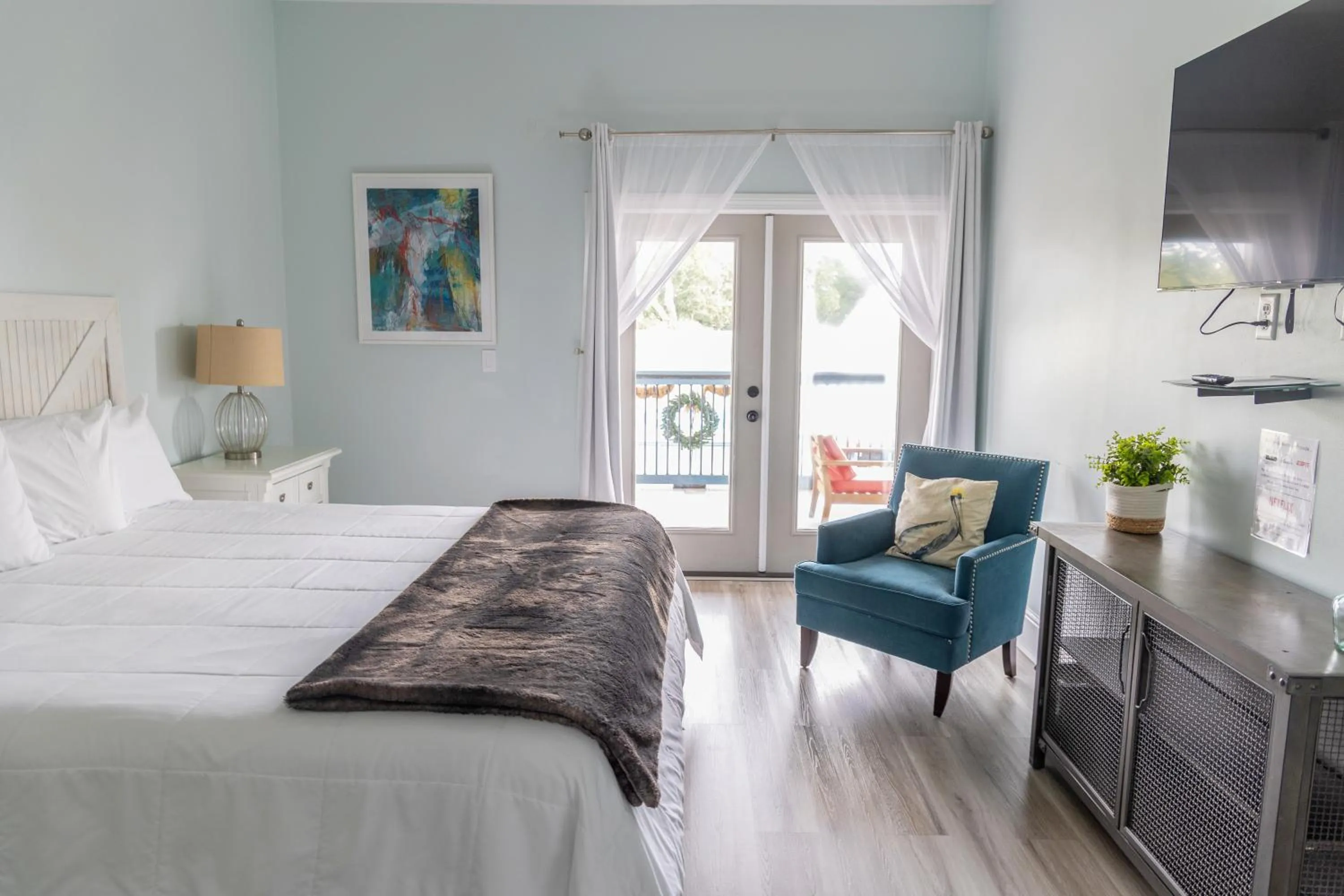 Bed in Hotel Whiskey in Pass Christian