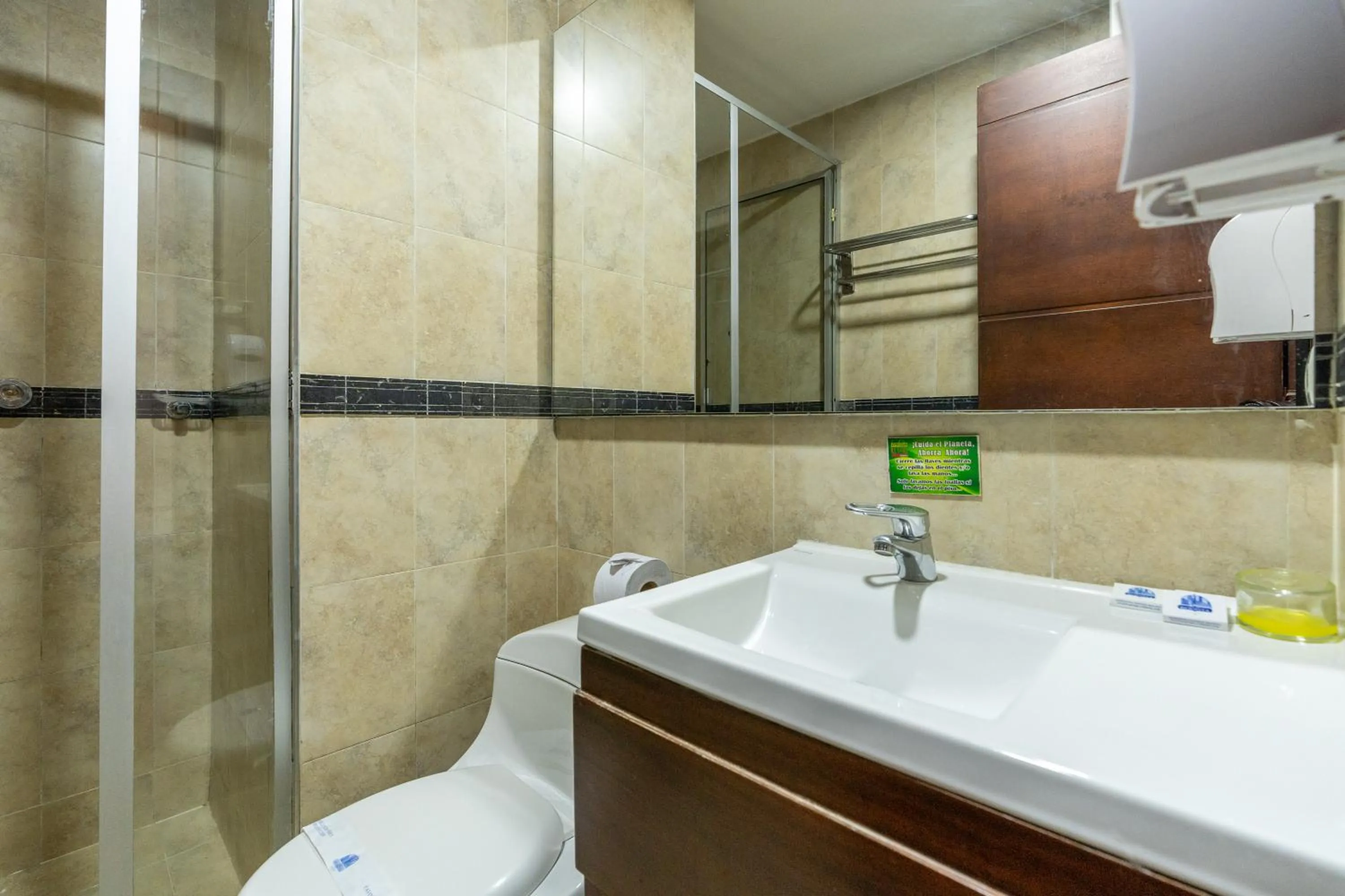 Shower in Hotel Bogota Resort