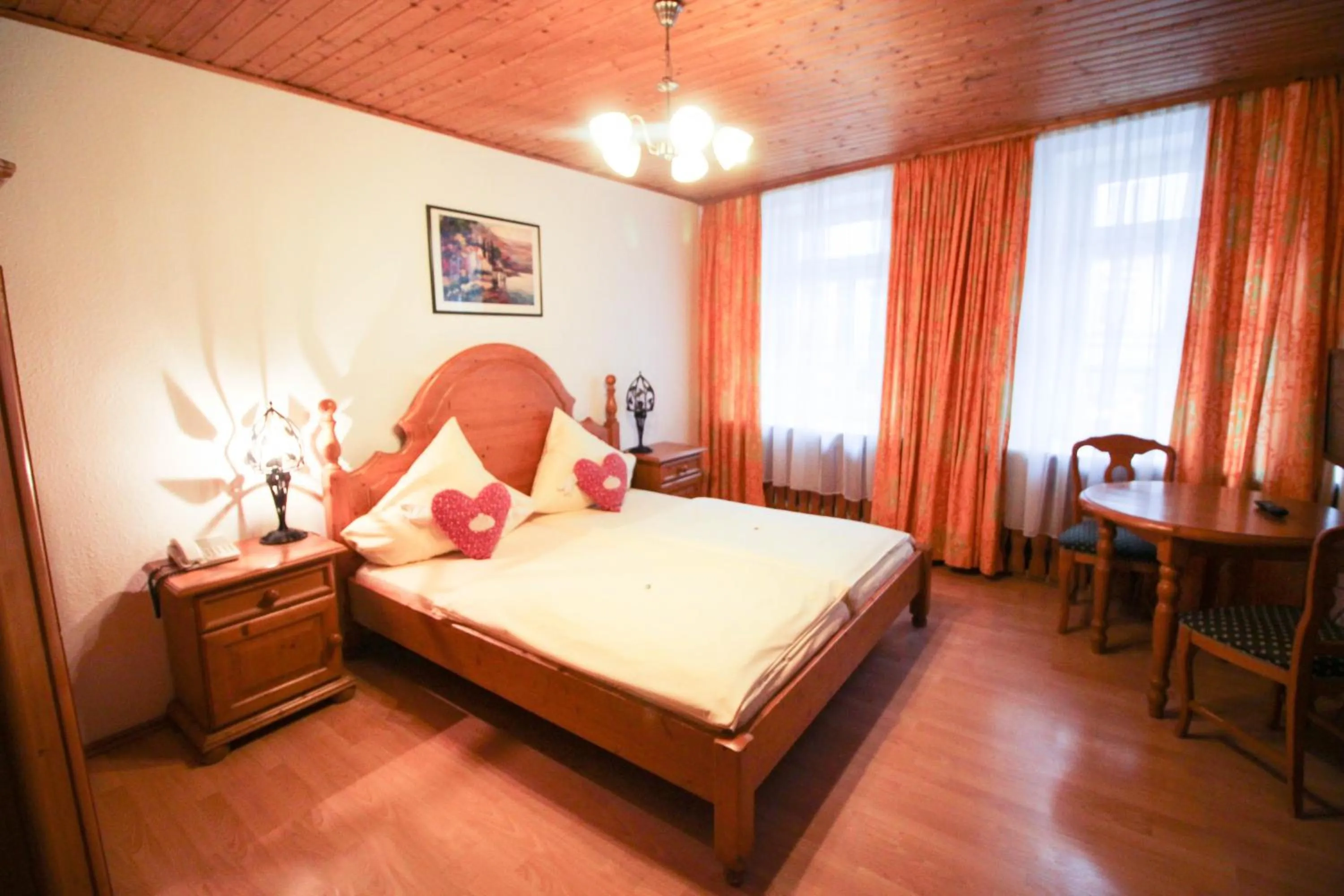 Quiet street view, Bed in Hotel Atlanta