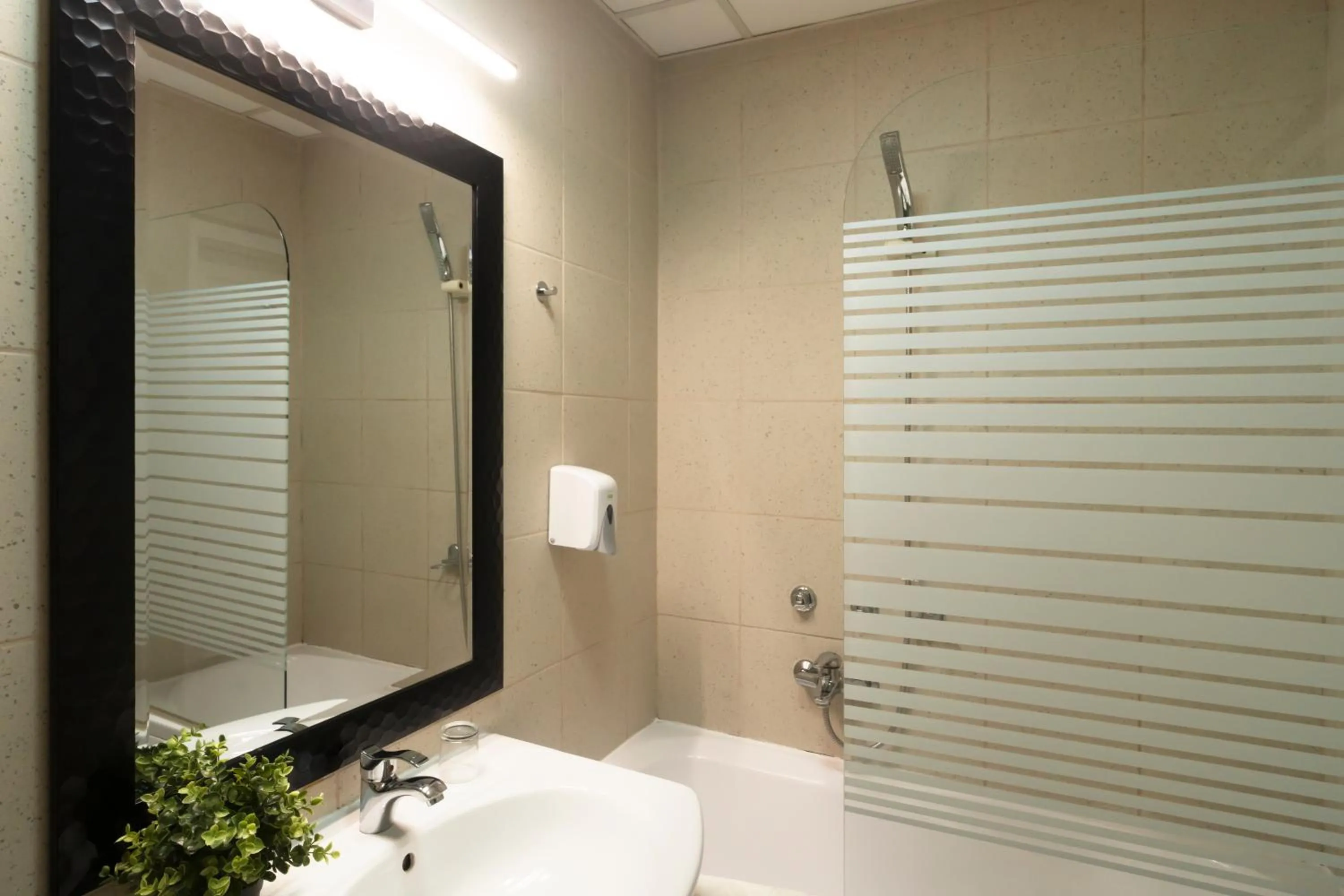 Shower in Korona Hotel