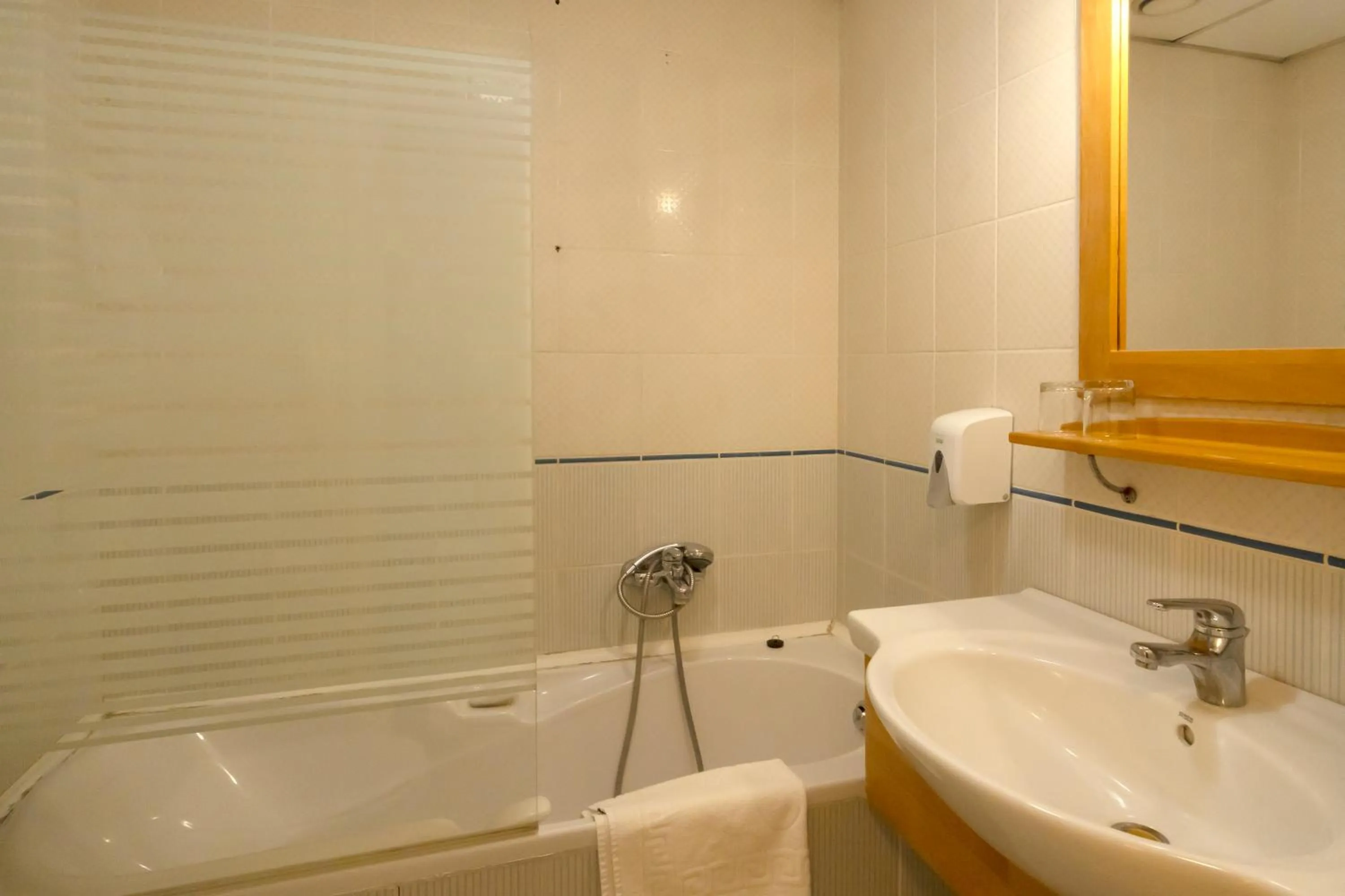 Shower in Korona Hotel