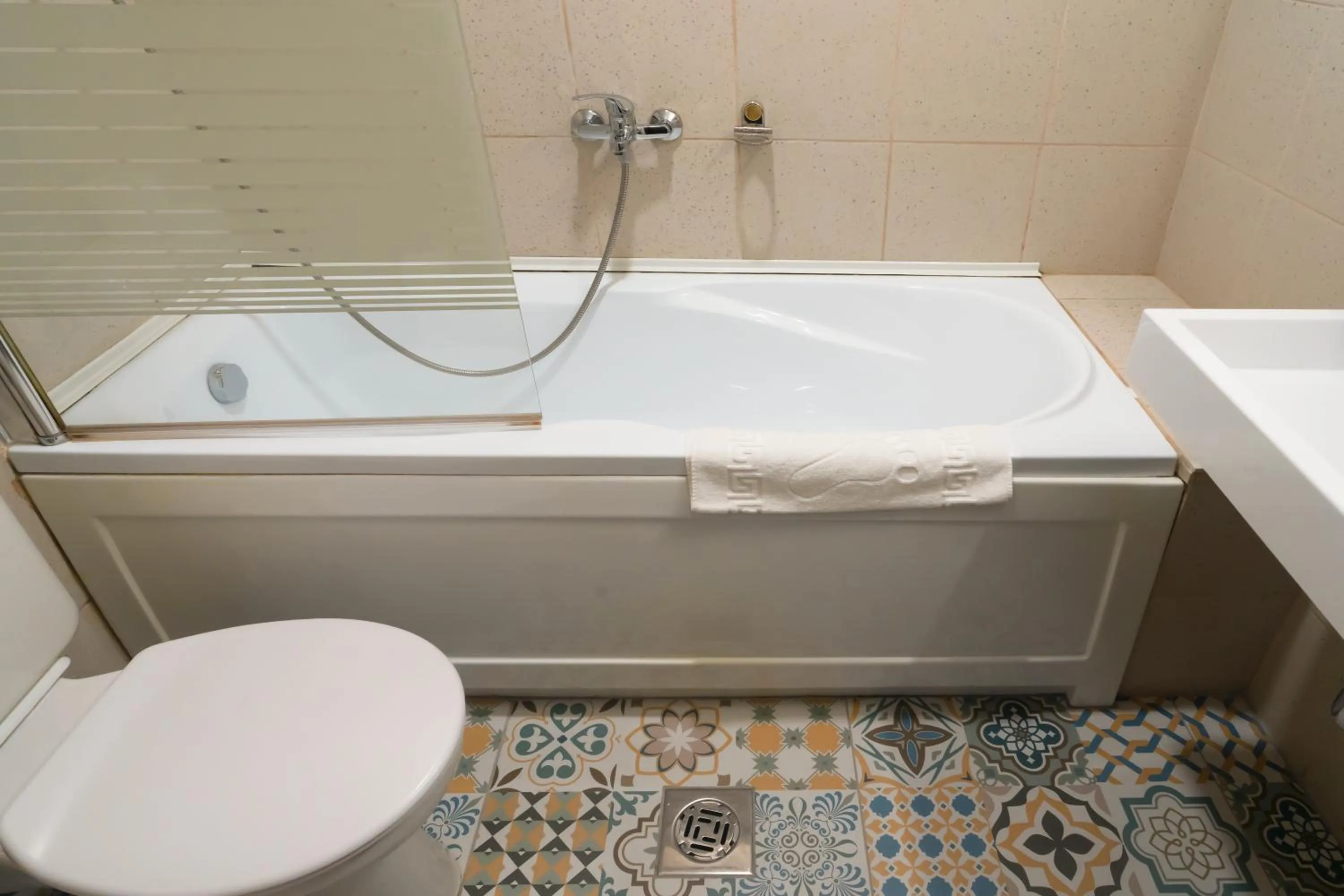 Toilet in Korona Hotel