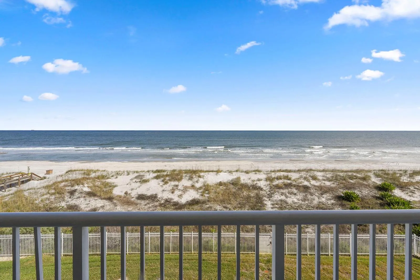 Property building in Jacksonville Beachdrifter 403