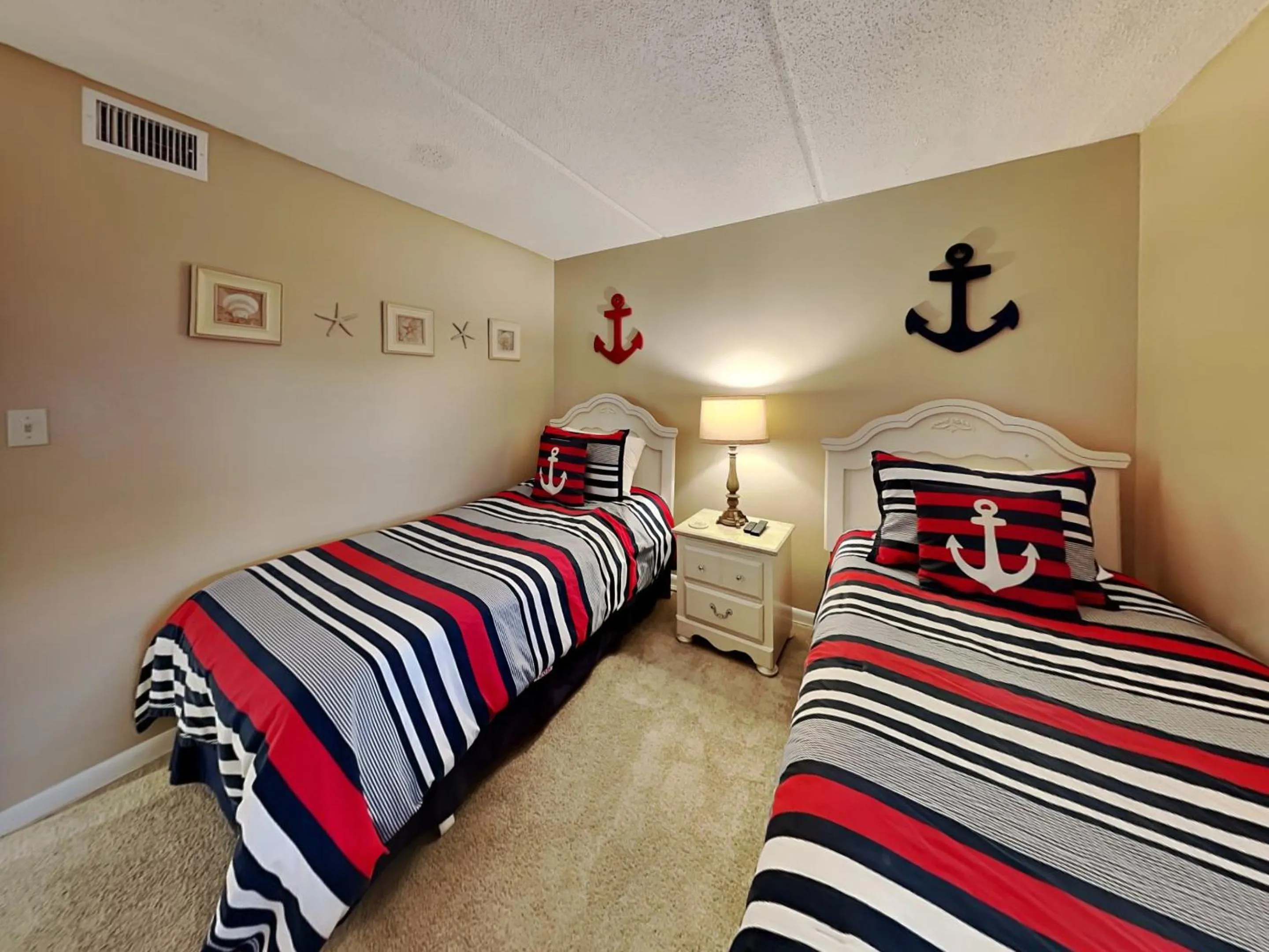 Bed in Jacksonville Beachdrifter 403