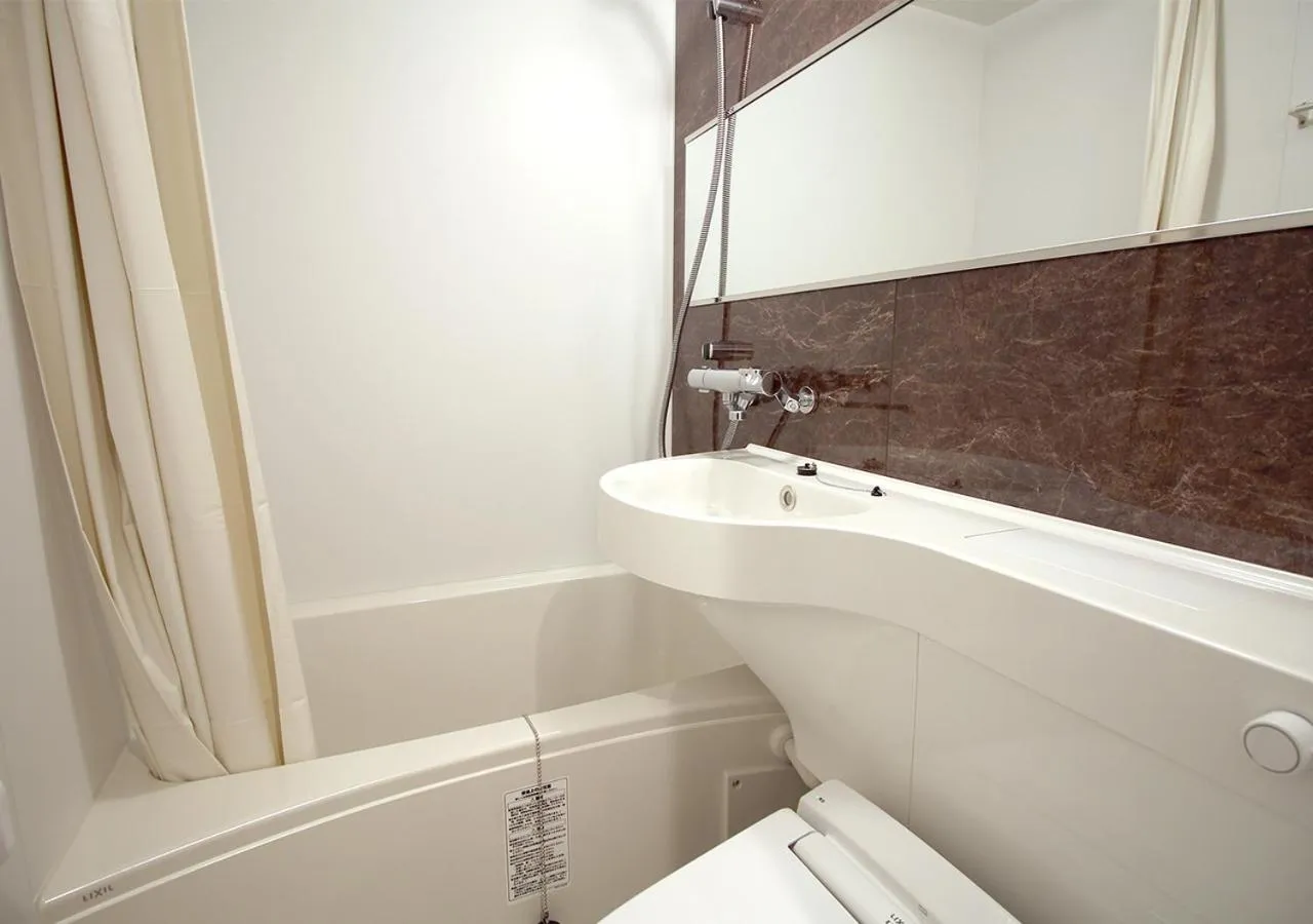 Shower in Hotel Trend Tobu Asakusa-Eki Kita