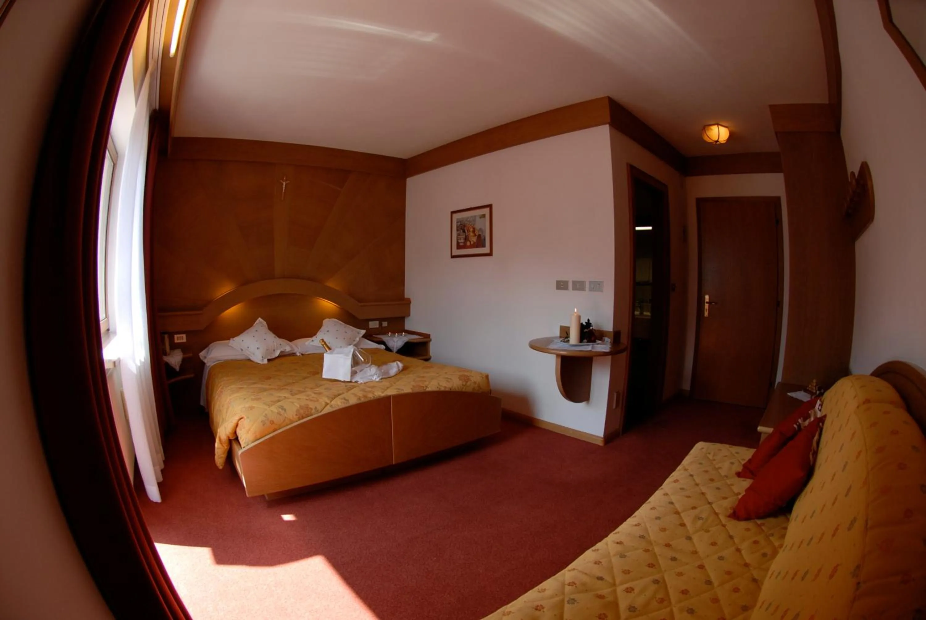 Photo of the whole room, Bed in Hotel Catinaccio