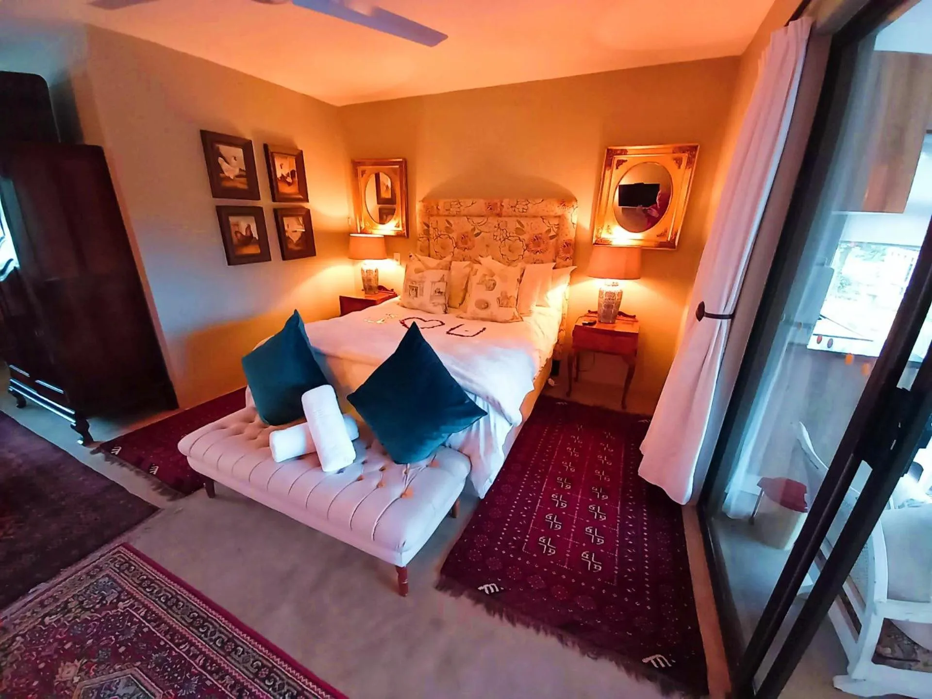 Bed in Cavalo Guesthouse & Equestrian Estate