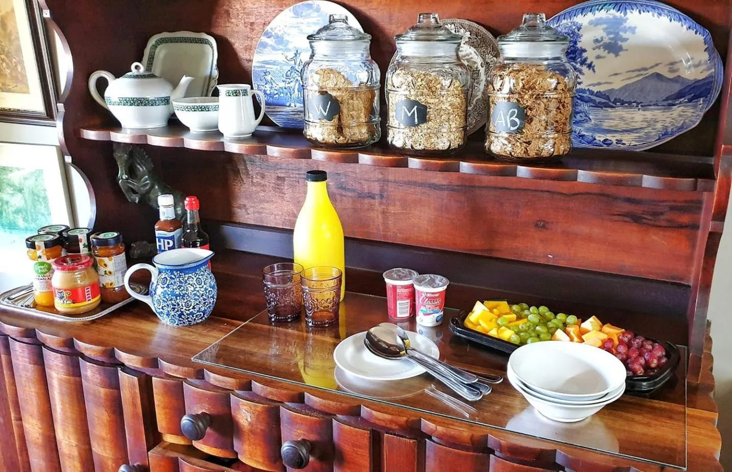 Continental breakfast in Cavalo Guesthouse & Equestrian Estate