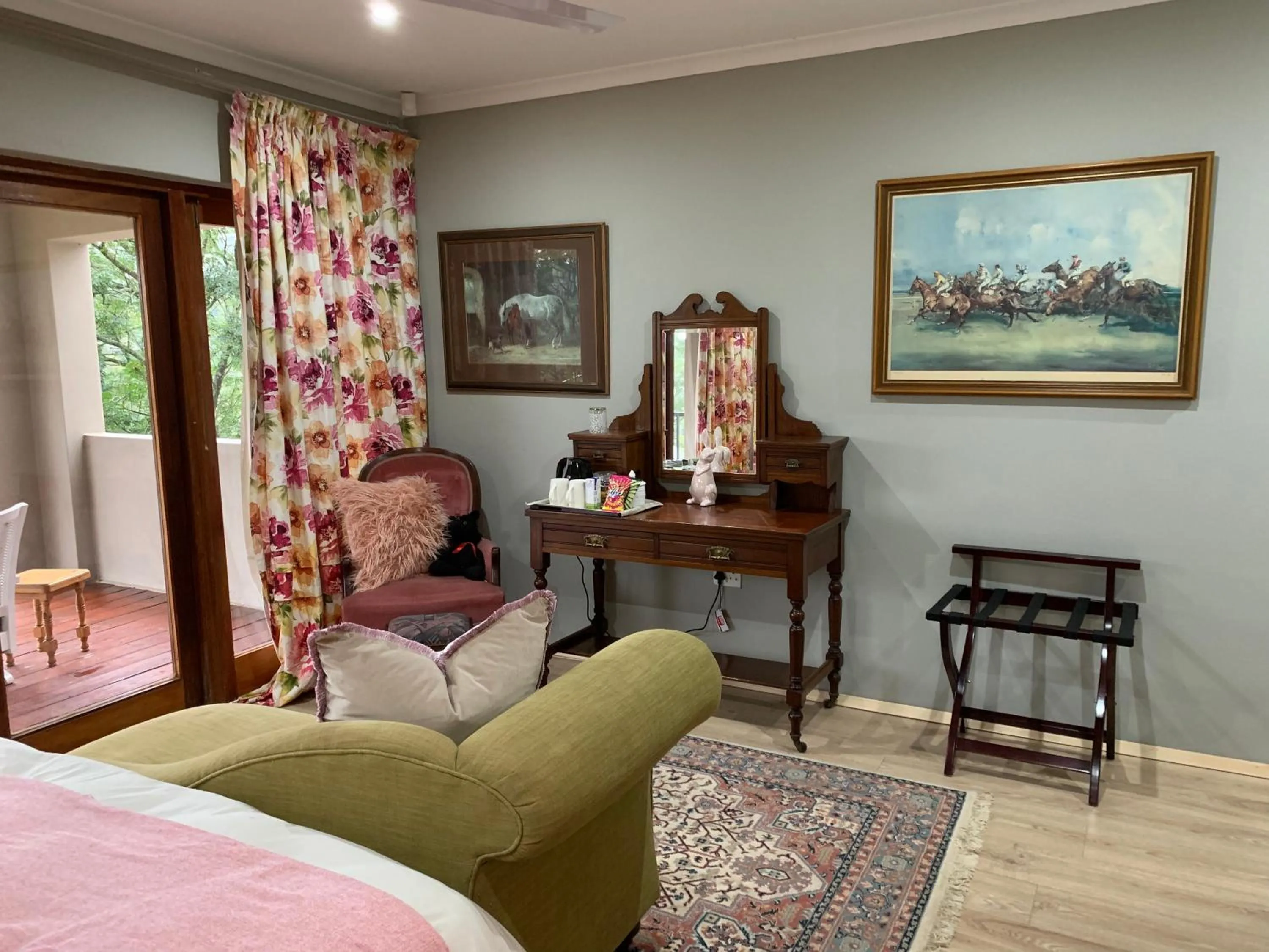 Seating area in Cavalo Guesthouse & Equestrian Estate