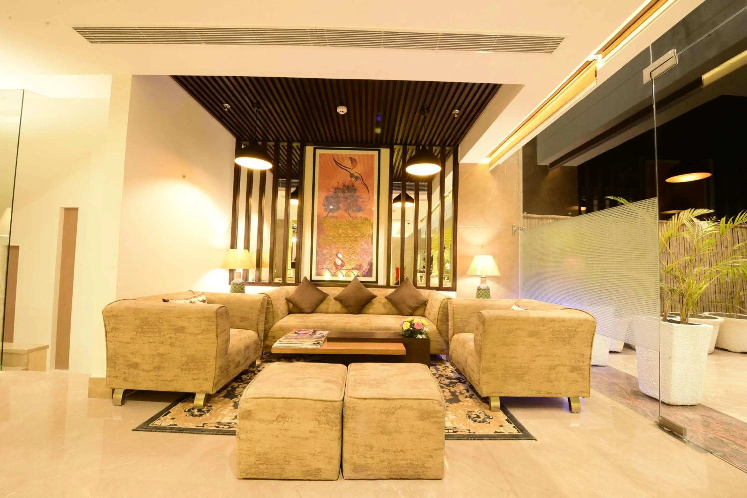 Lobby or reception in SureStay Plus by Best Western Amritsar