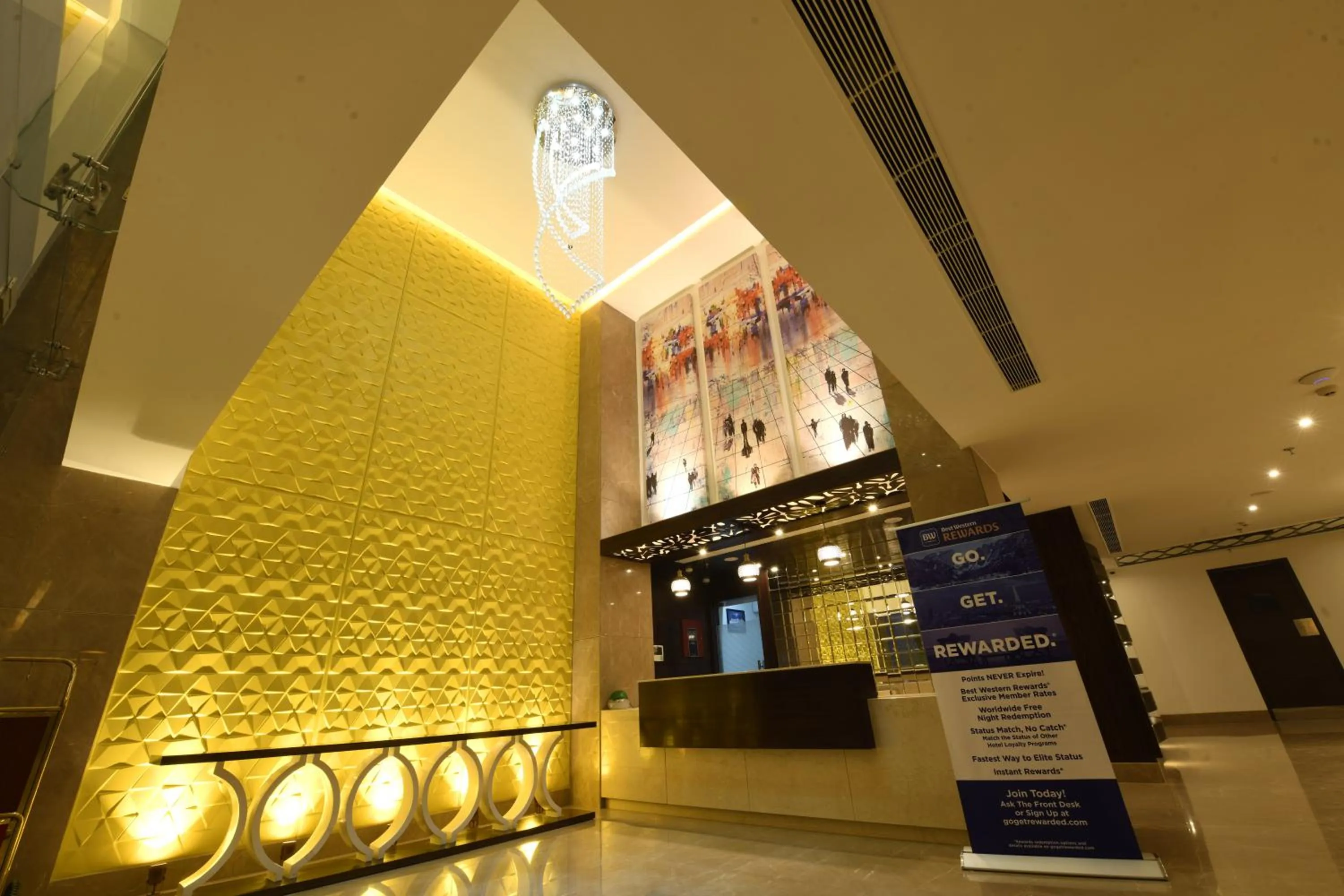 Lobby or reception in SureStay Plus by Best Western Amritsar