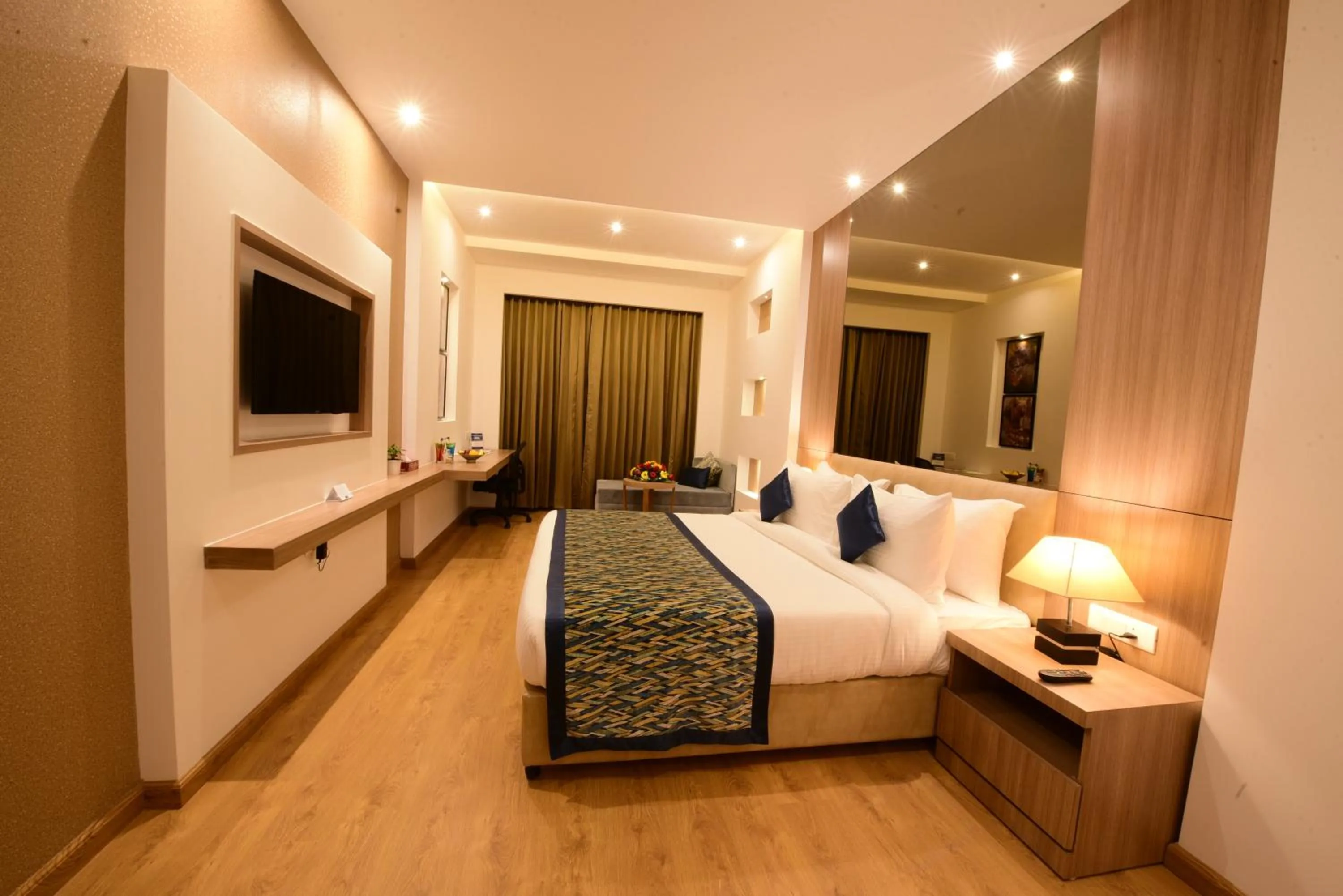 Photo of the whole room, Bed in SureStay Plus by Best Western Amritsar