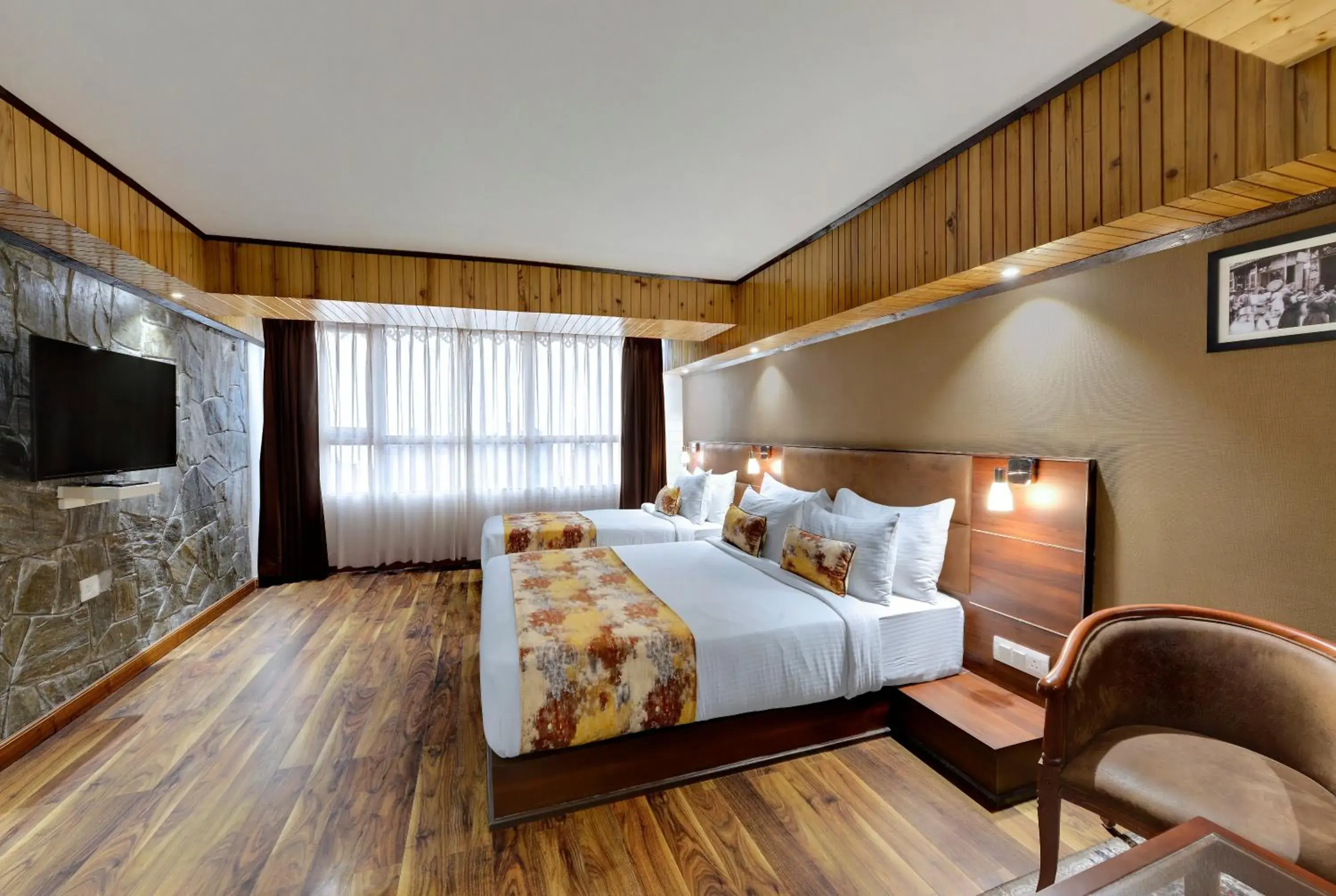 Triple Room with View in Yashshree Mall Road Darjeeling Triple Room with View in Yashshree Mall Road Darjeeling