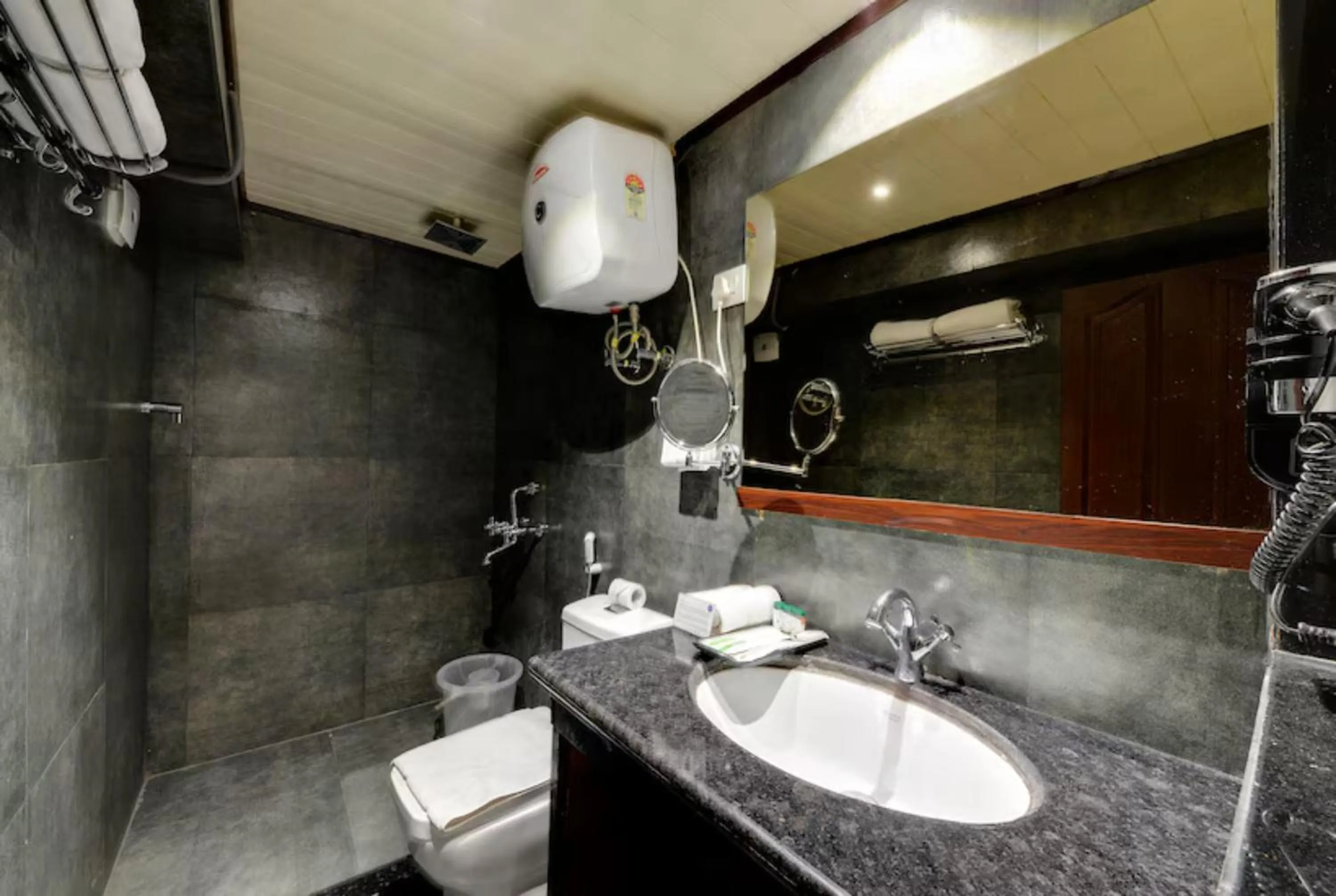 Bathroom in Yashshree Mall Road Darjeeling