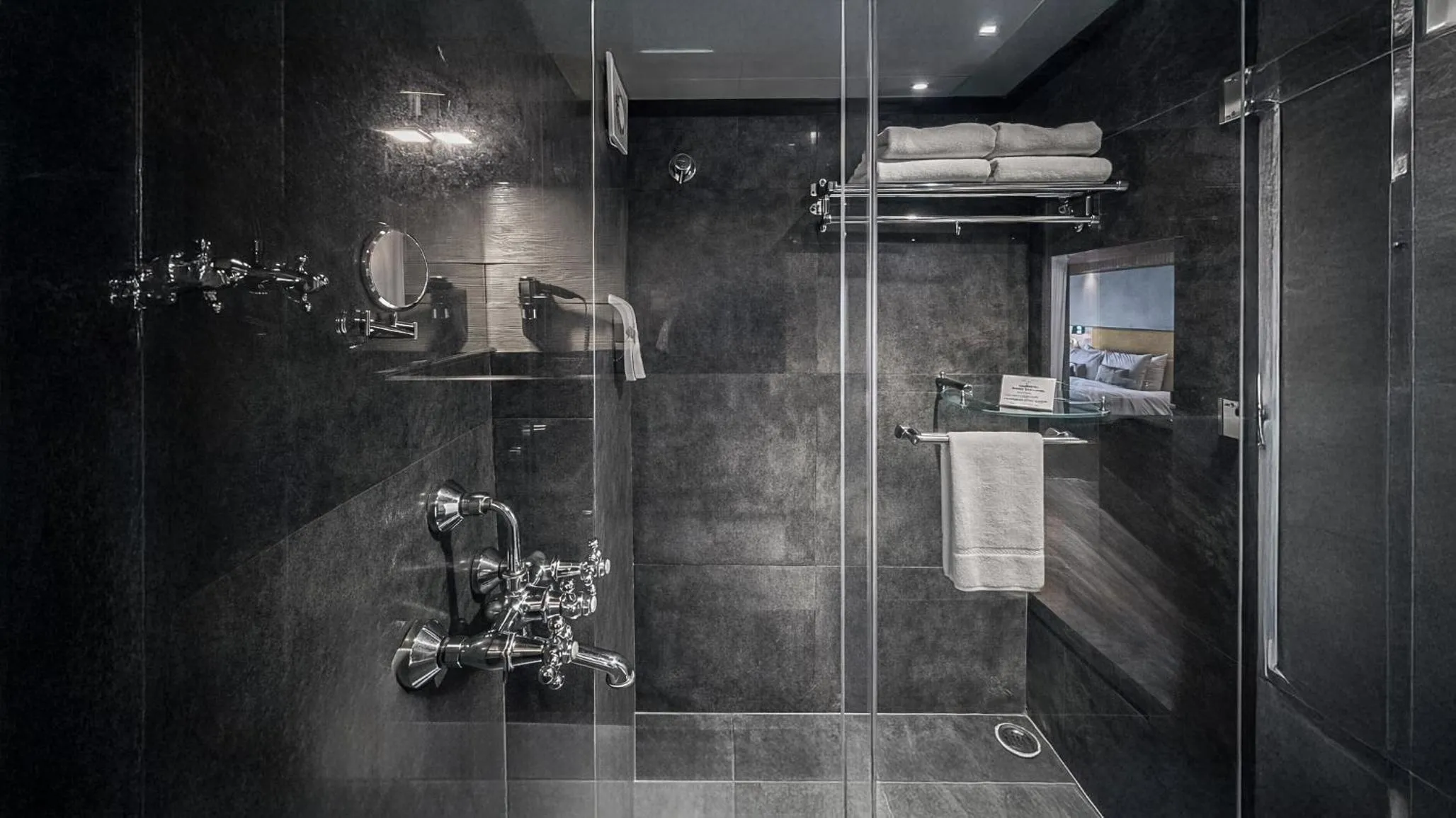 Bathroom in Yashshree Mall Road Darjeeling