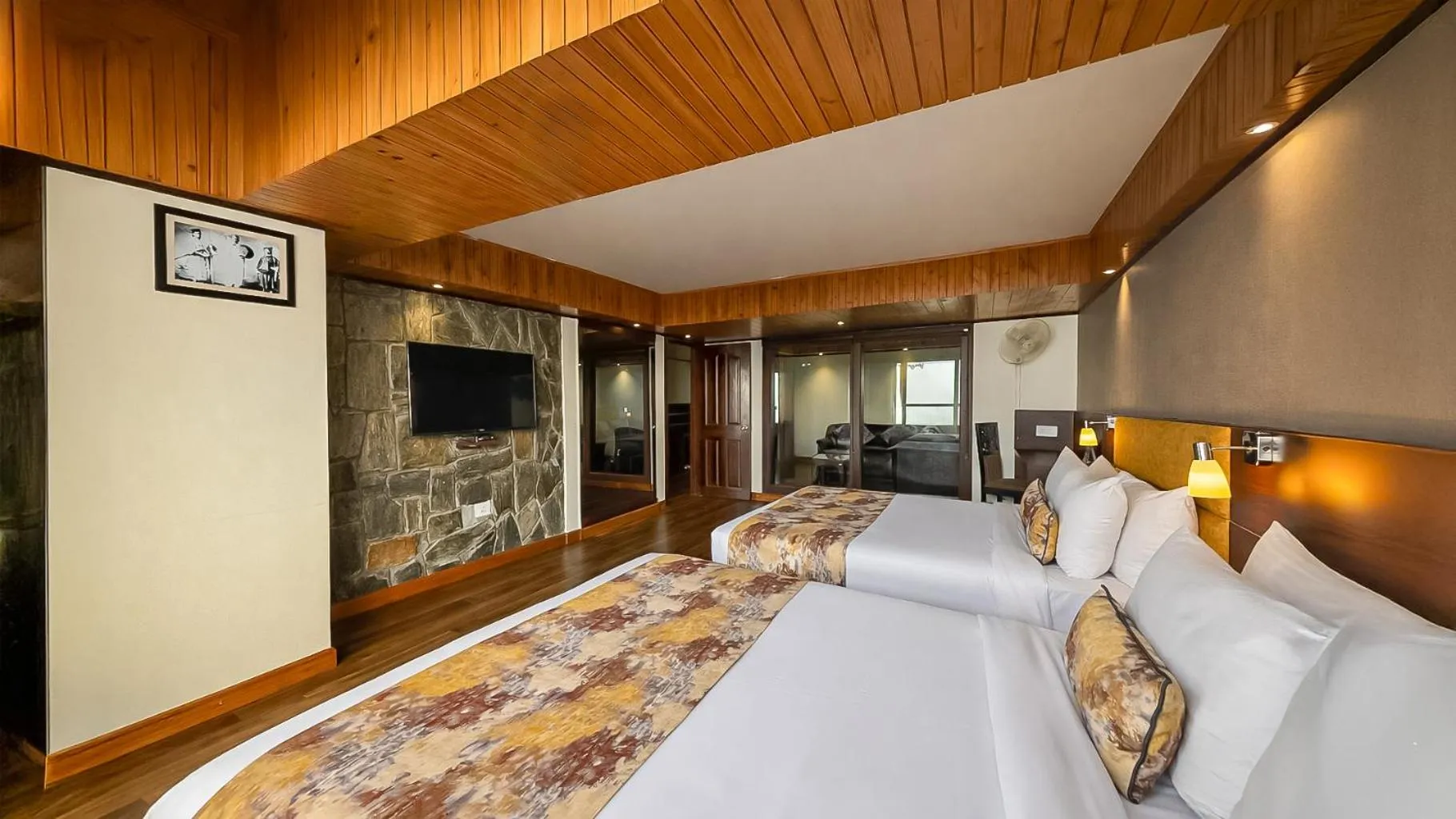 Bedroom, Bed in Yashshree Mall Road Darjeeling