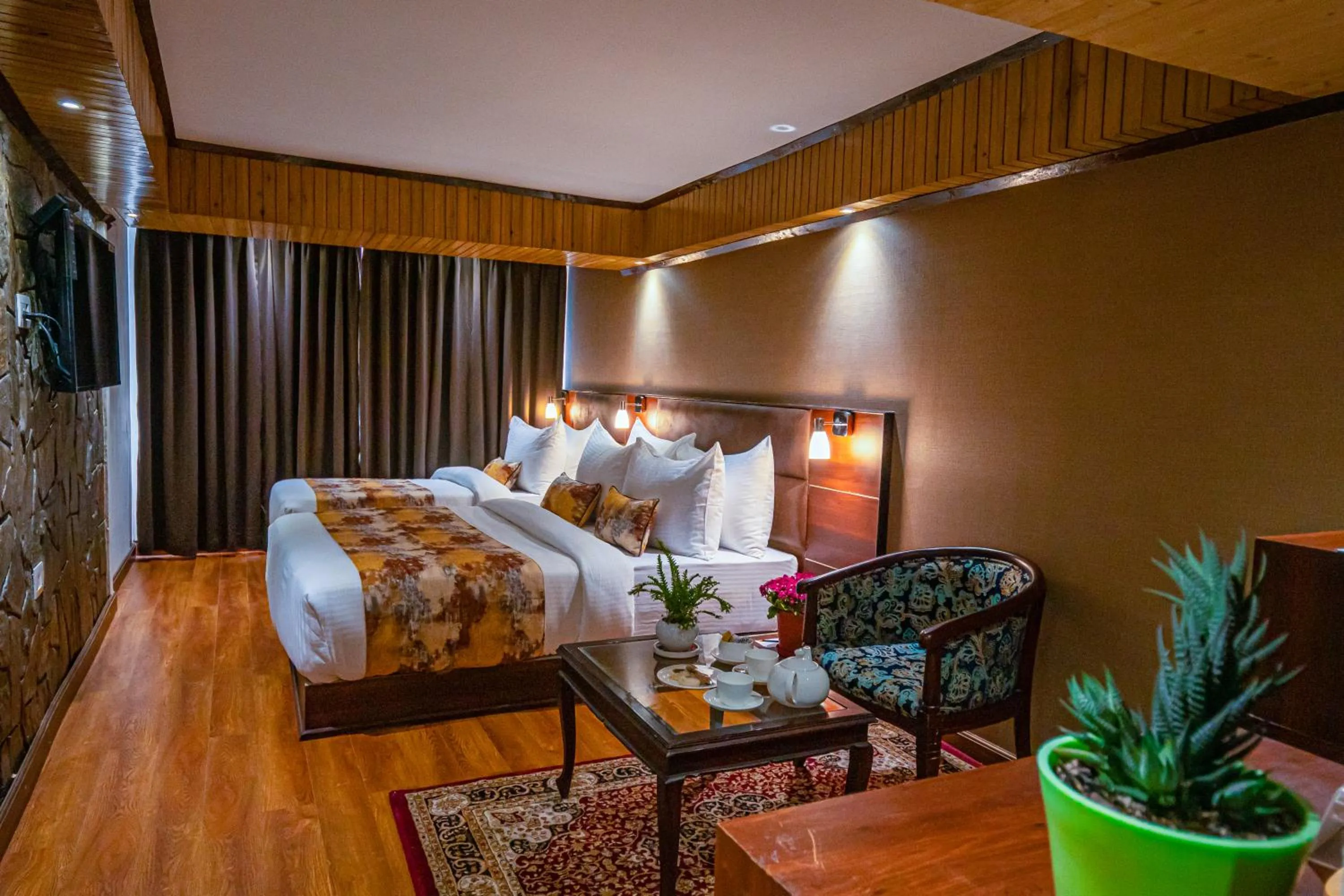 Bedroom, Bed in Yashshree Mall Road Darjeeling