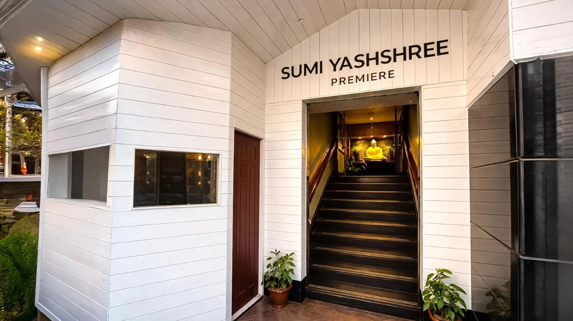 Facade/entrance in Yashshree Mall Road Darjeeling