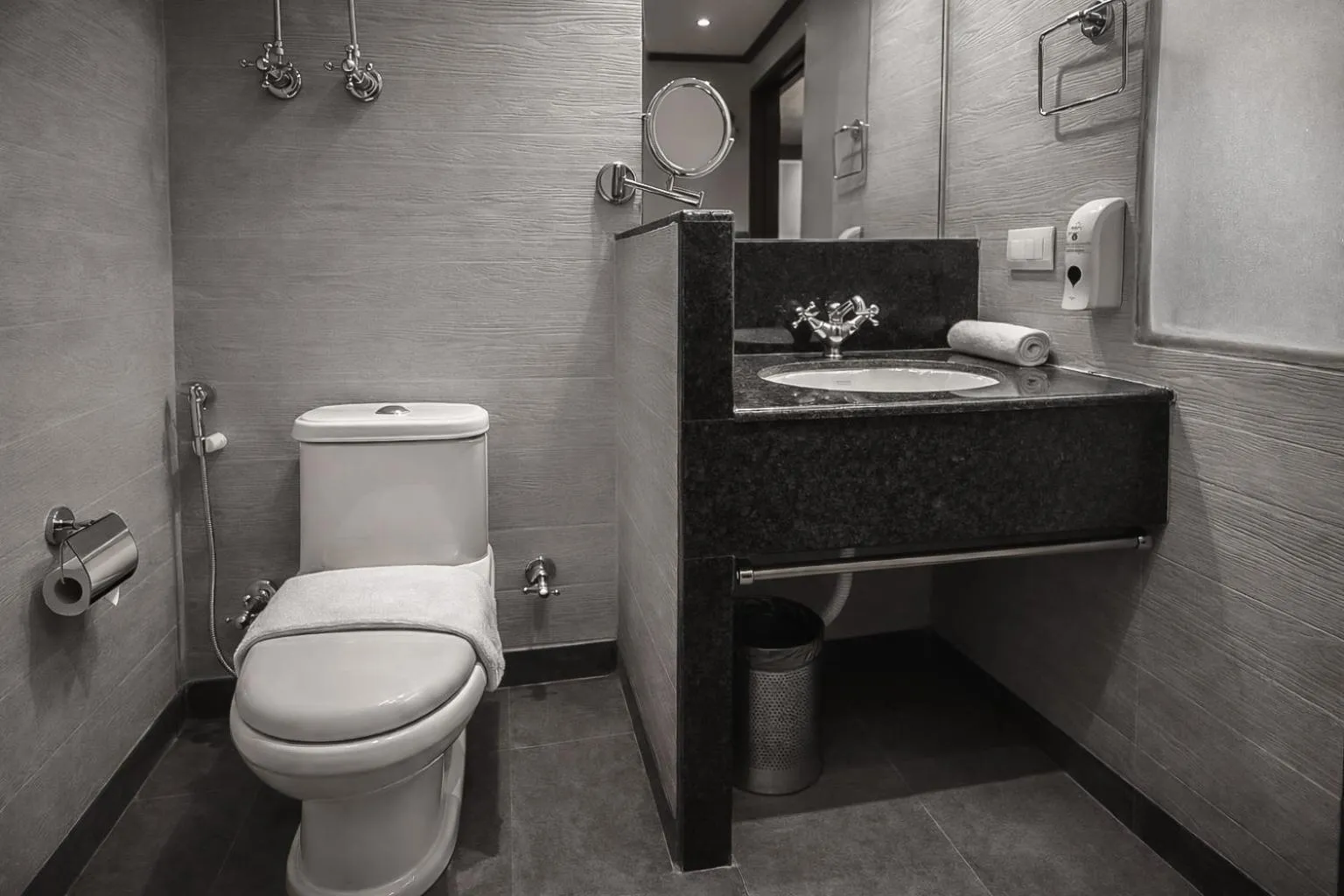 Bathroom in Yashshree Mall Road Darjeeling