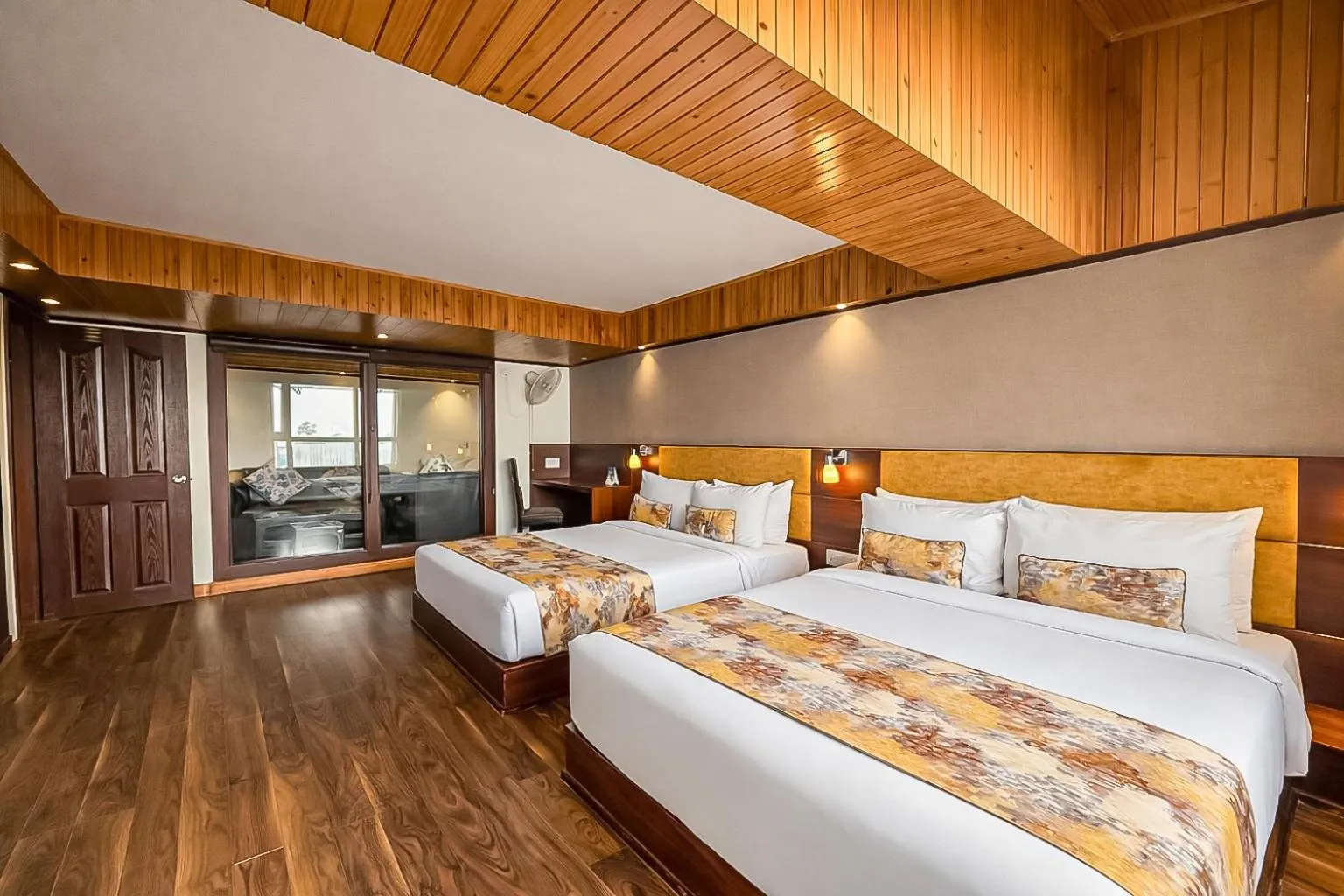 Bedroom, Bed in Yashshree Mall Road Darjeeling