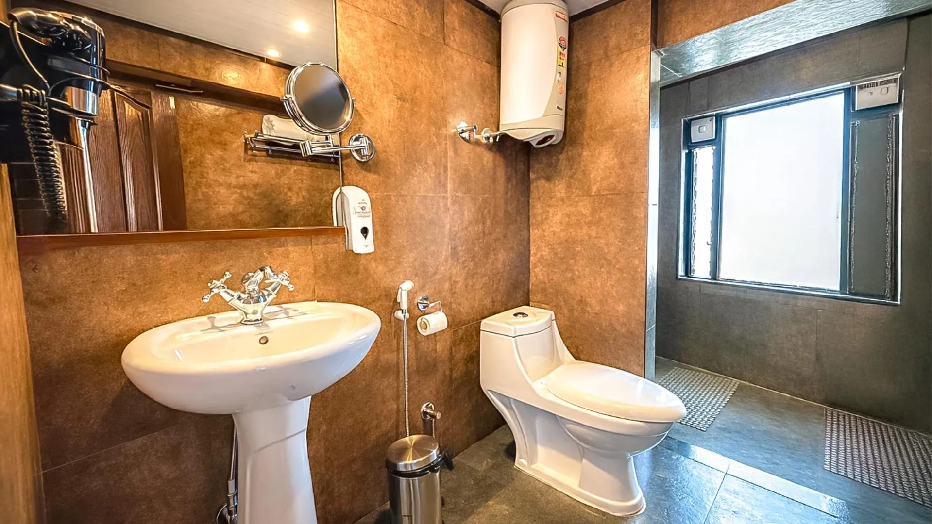 Bedroom in Yashshree Mall Road Darjeeling