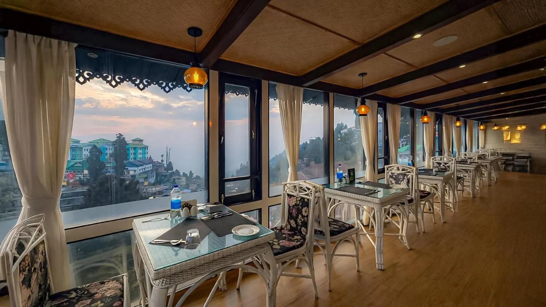 Restaurant/places to eat in Yashshree Mall Road Darjeeling