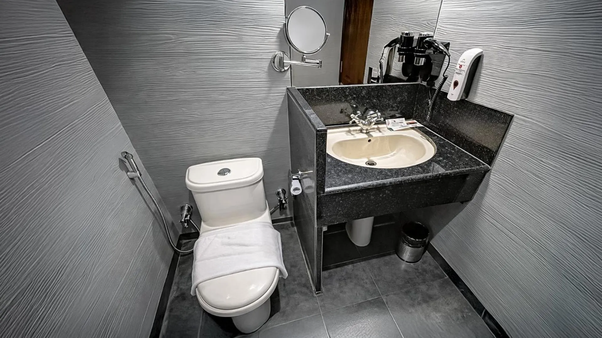 Bathroom in Yashshree Mall Road Darjeeling