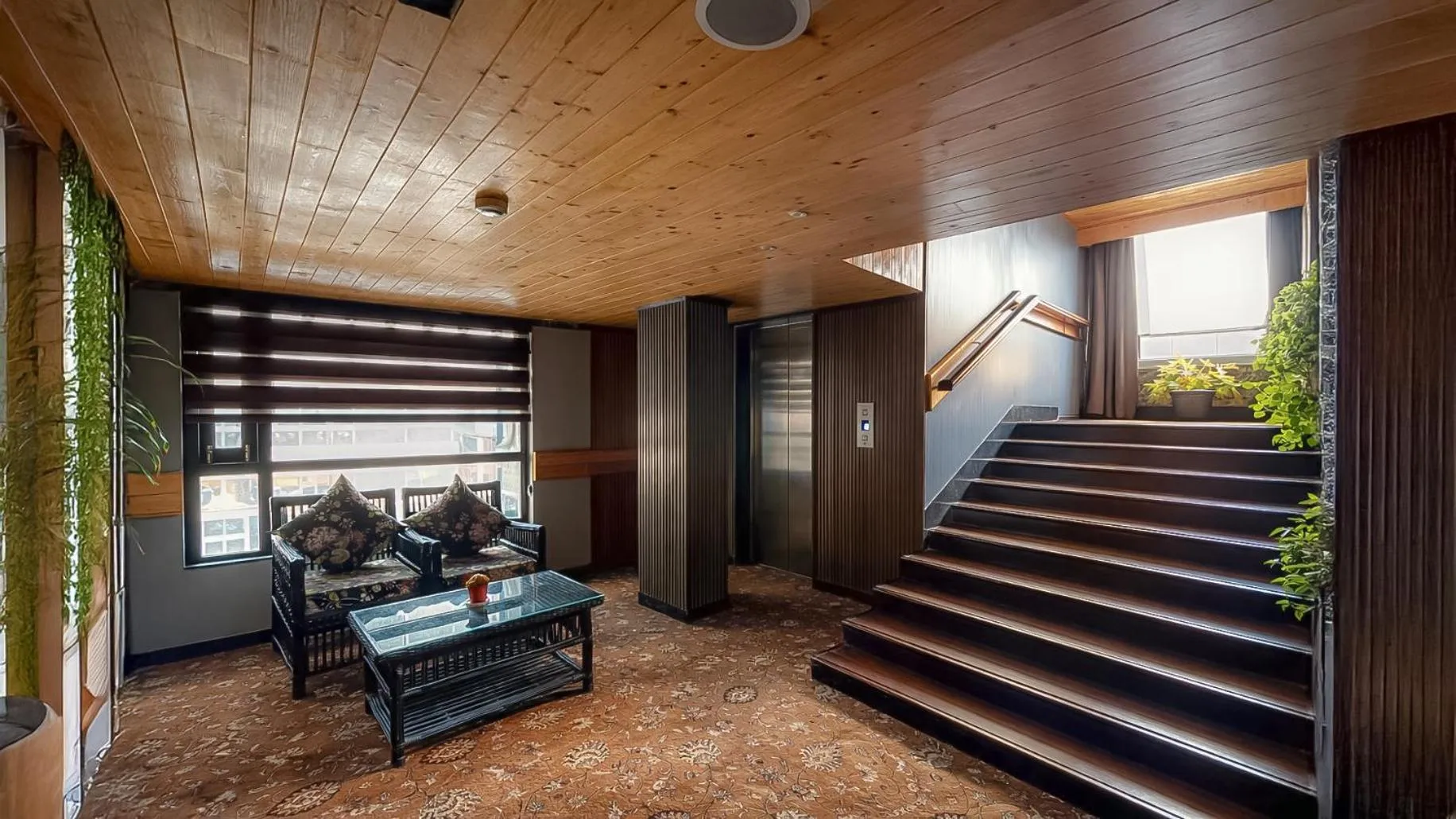 Property building in Yashshree Mall Road Darjeeling