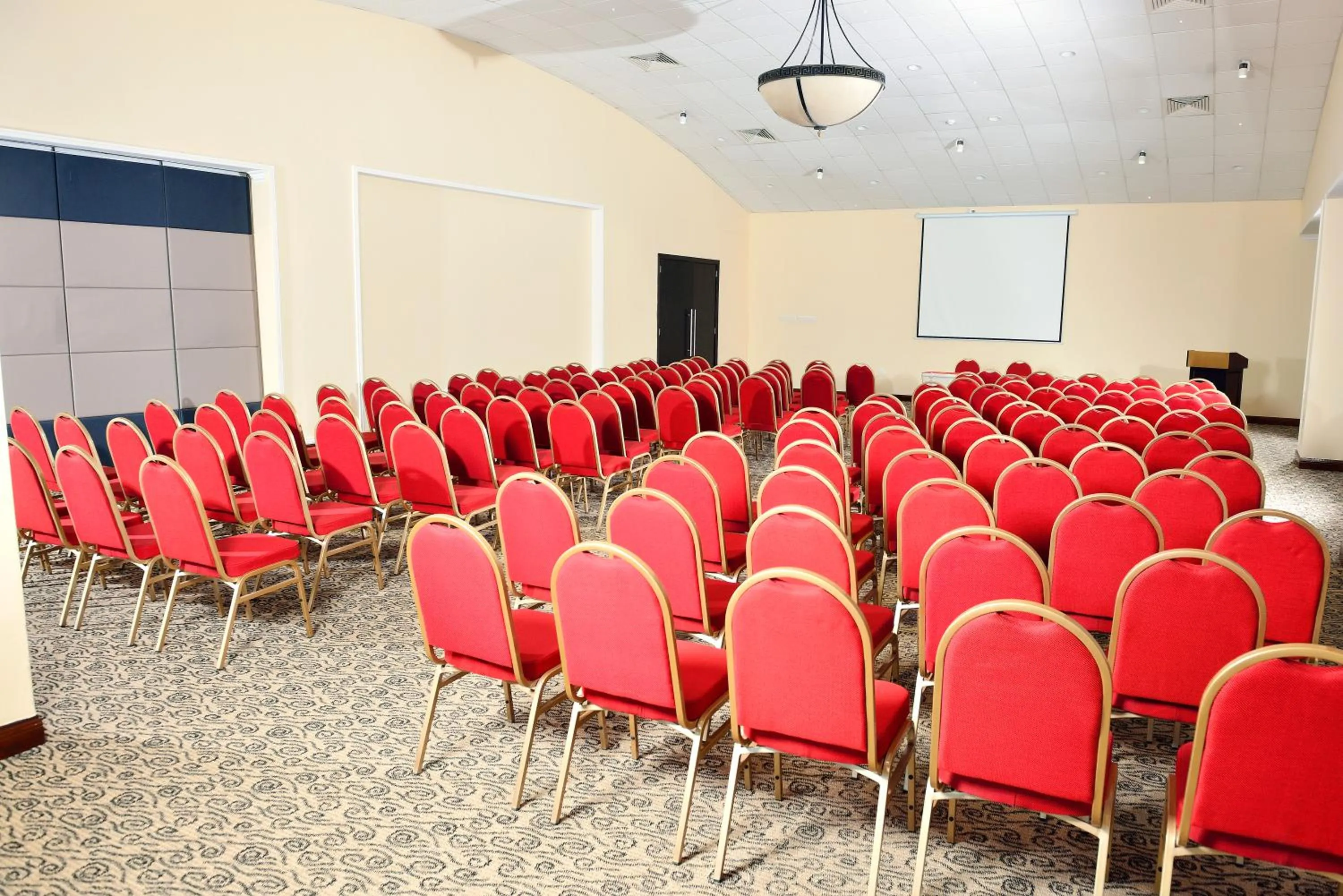 Meeting/conference room in The HUB Hotel
