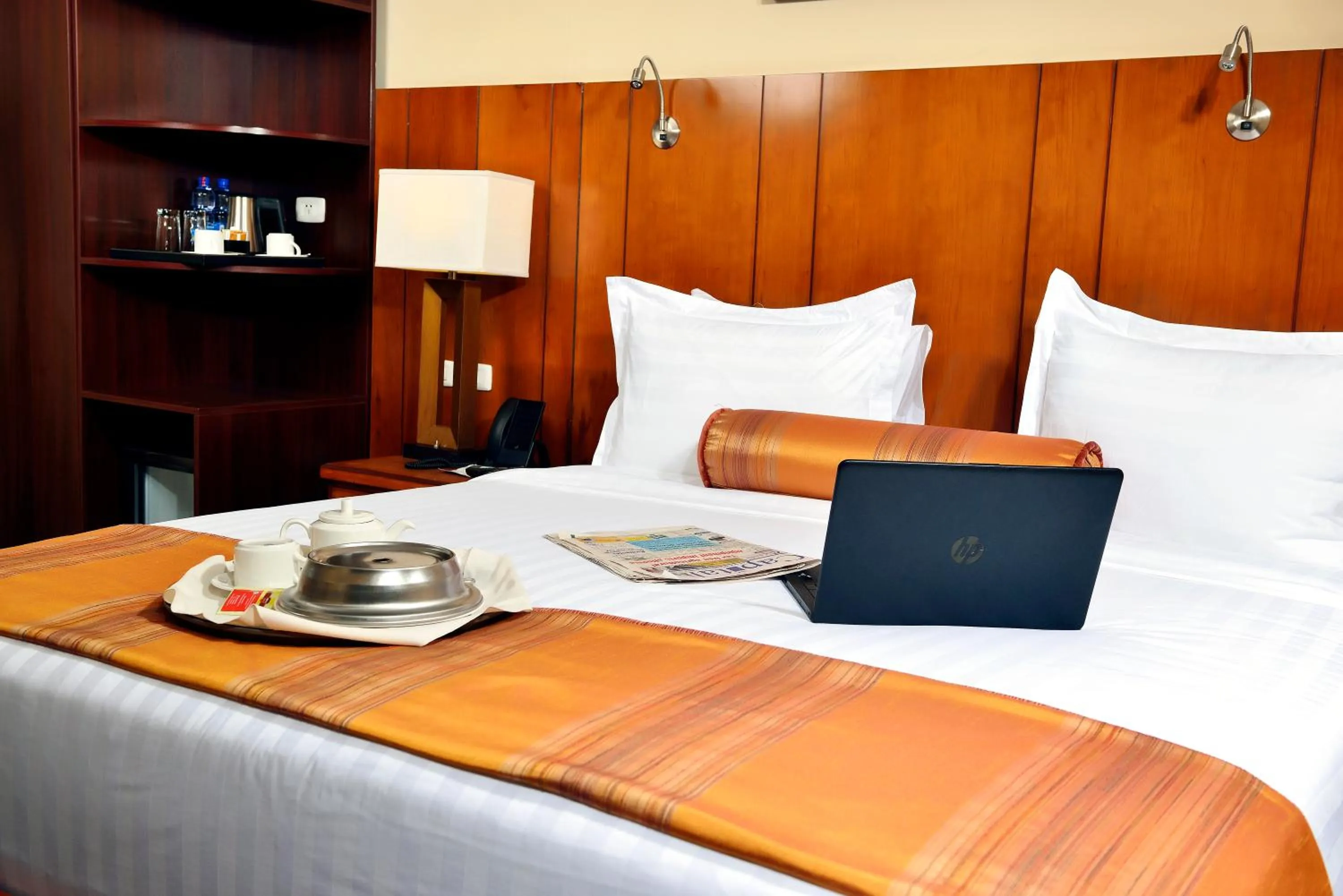 Coffee/tea facilities, Bed in The HUB Hotel