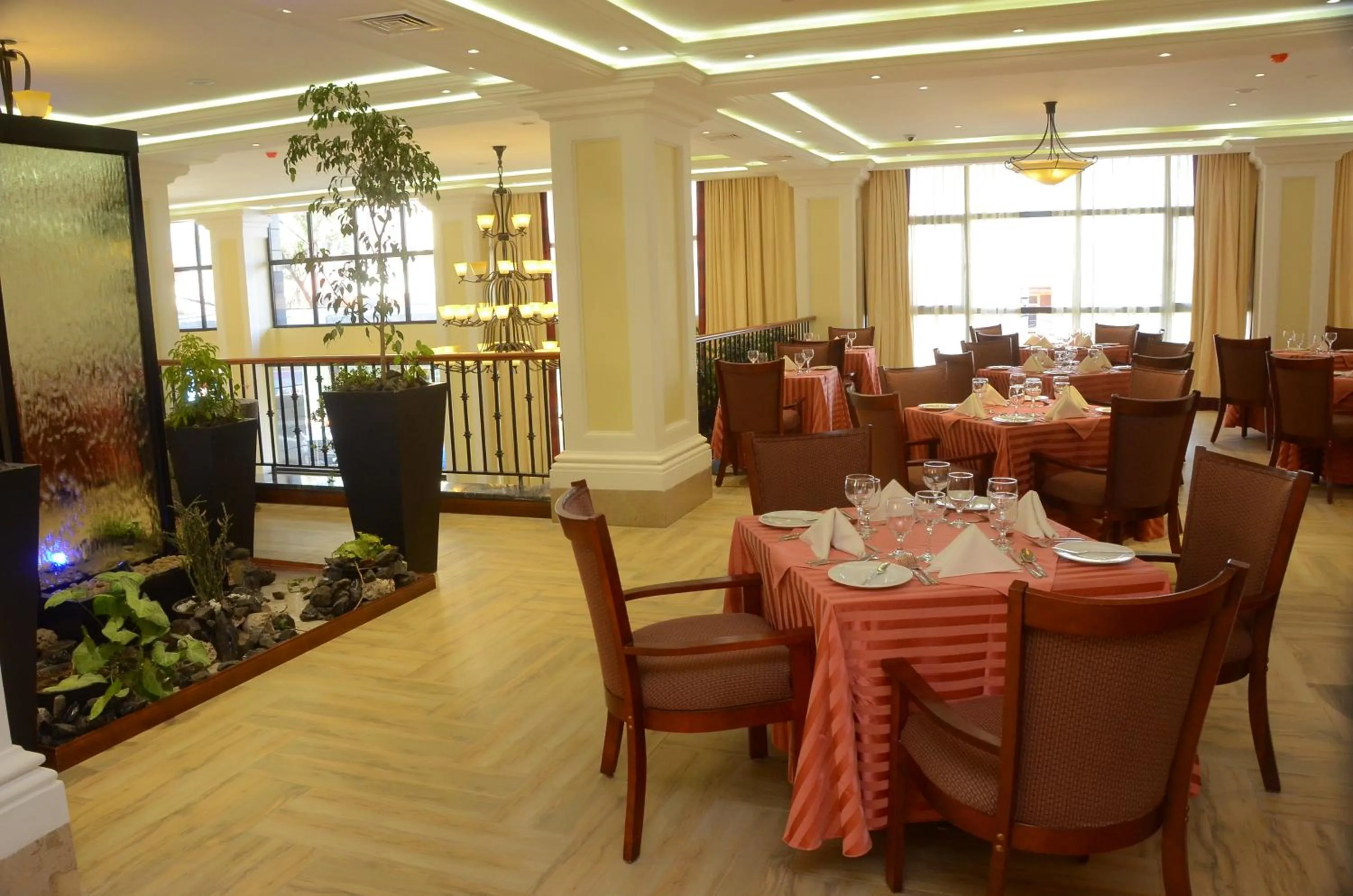 Restaurant/places to eat in The HUB Hotel