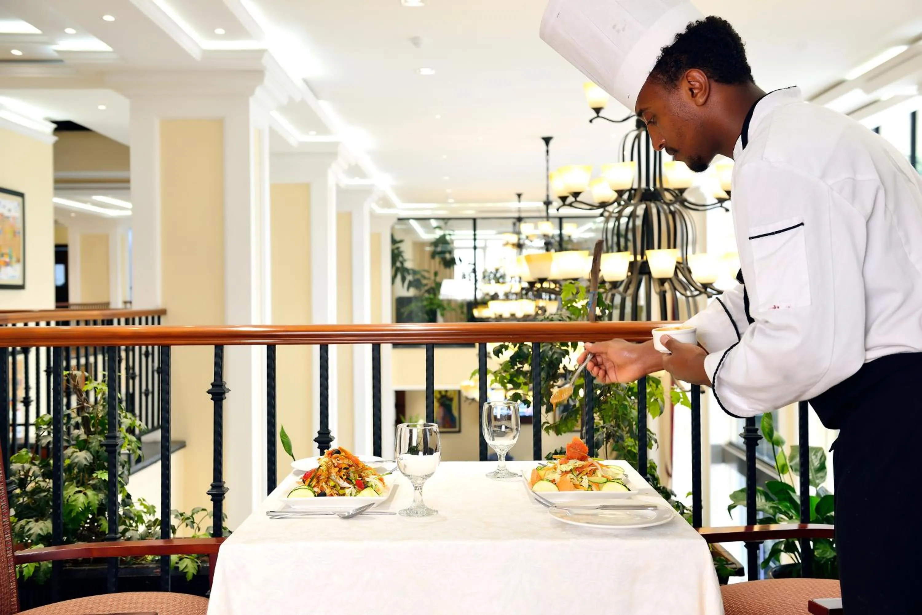 Restaurant/places to eat in The HUB Hotel