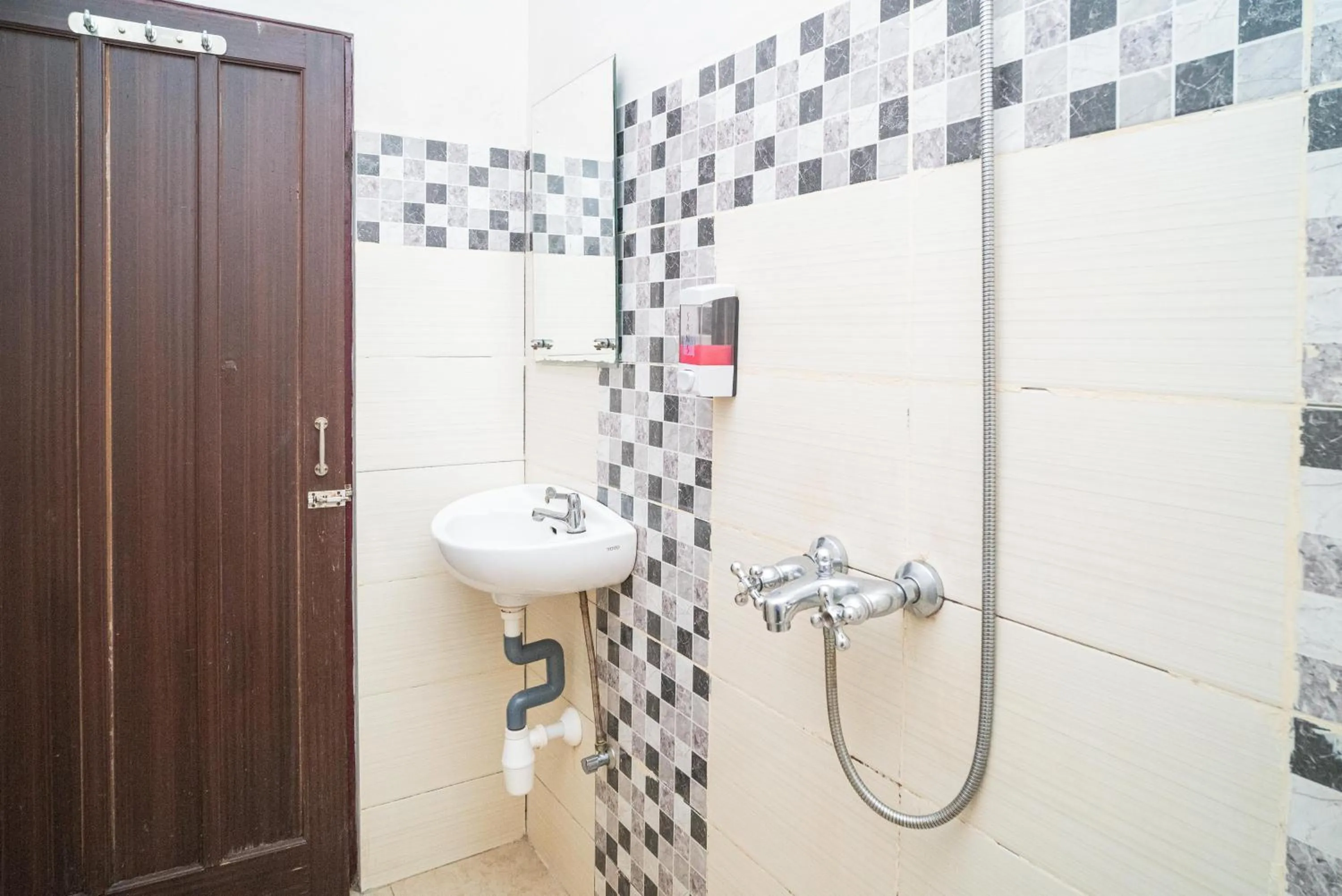 Bathroom in Sans Hotel Zam-Zam Syariah Palangkaraya