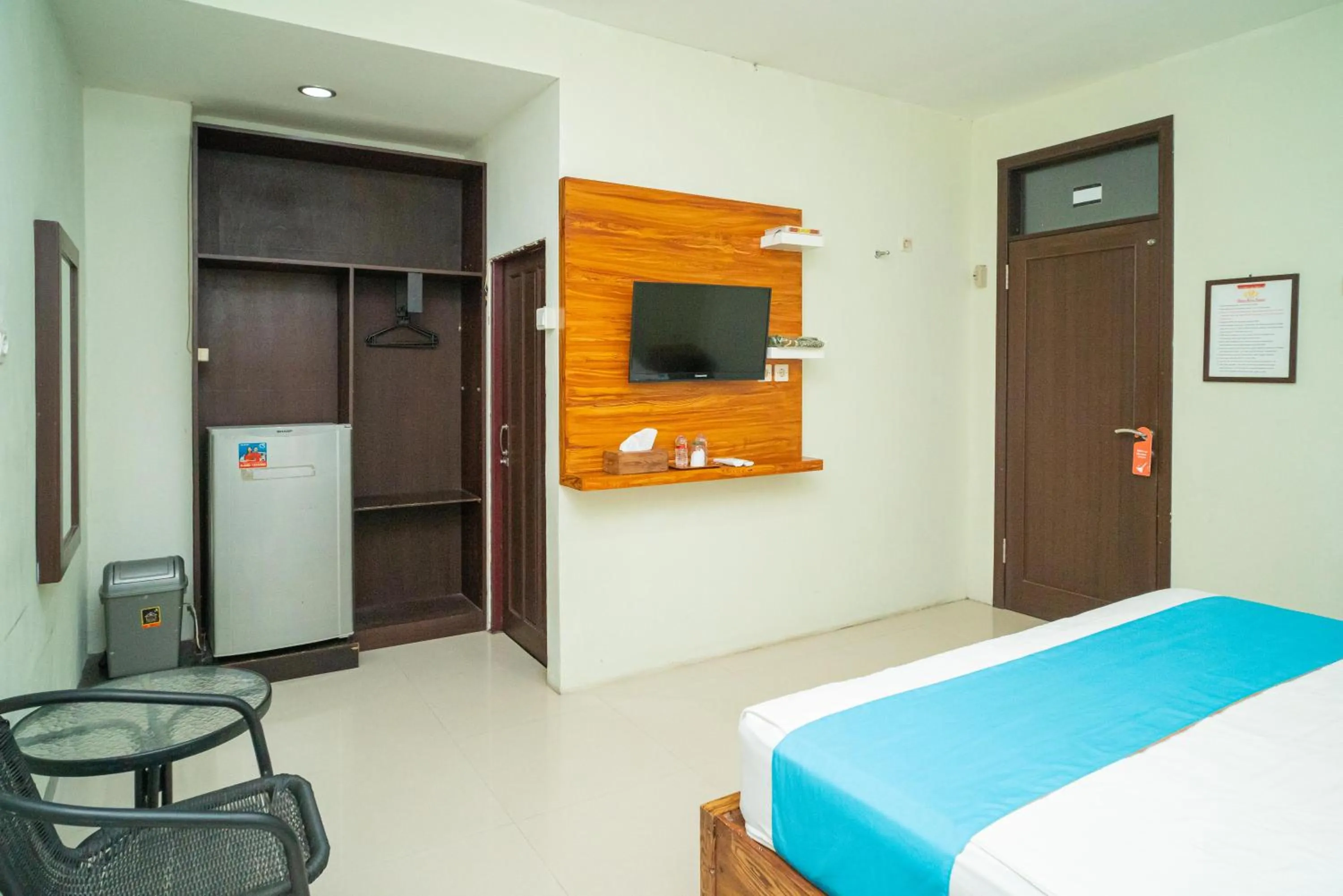 Bedroom, Bed in Sans Hotel Zam-Zam Syariah Palangkaraya