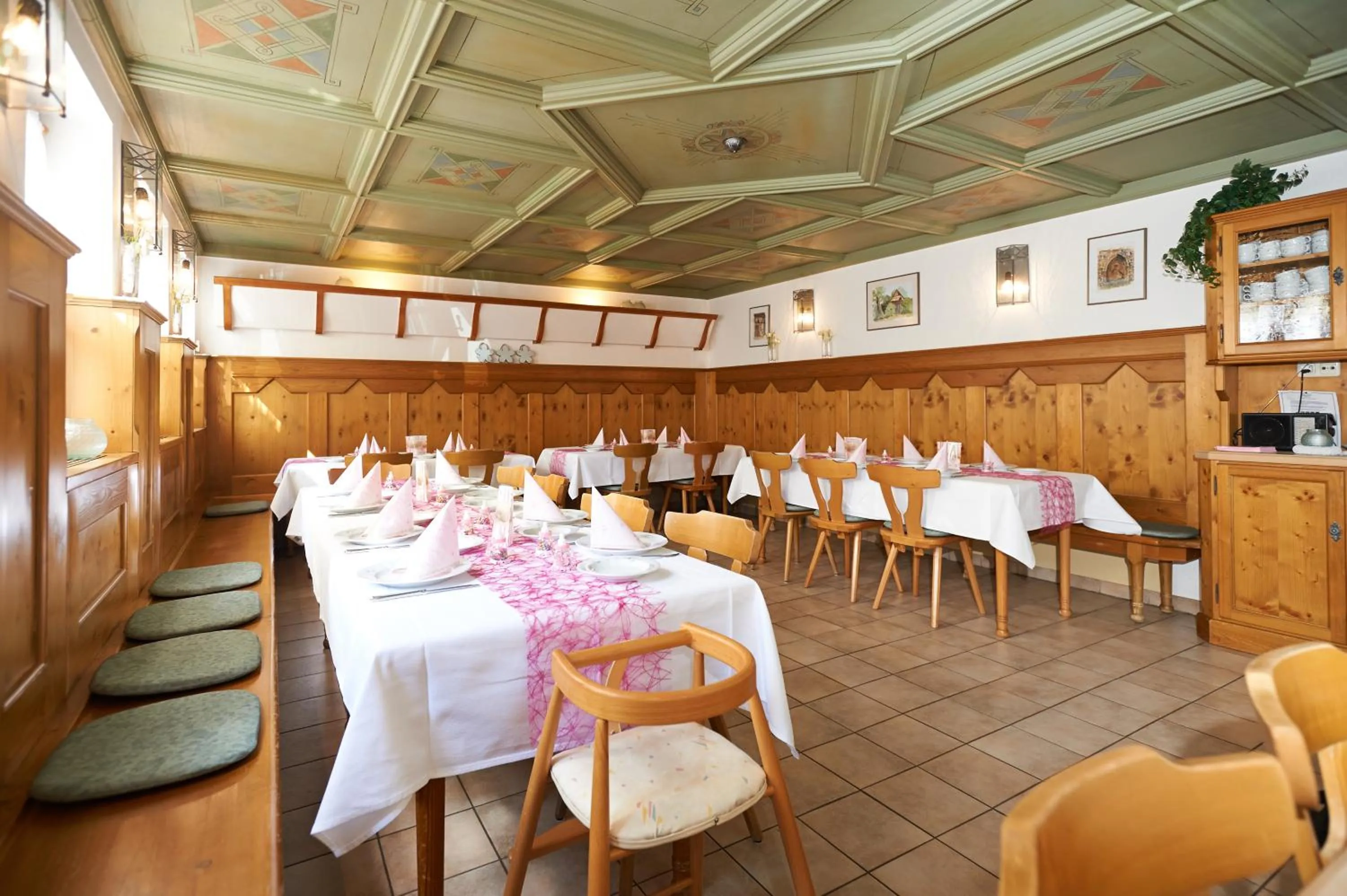 Restaurant/places to eat in Landgasthof Zehner