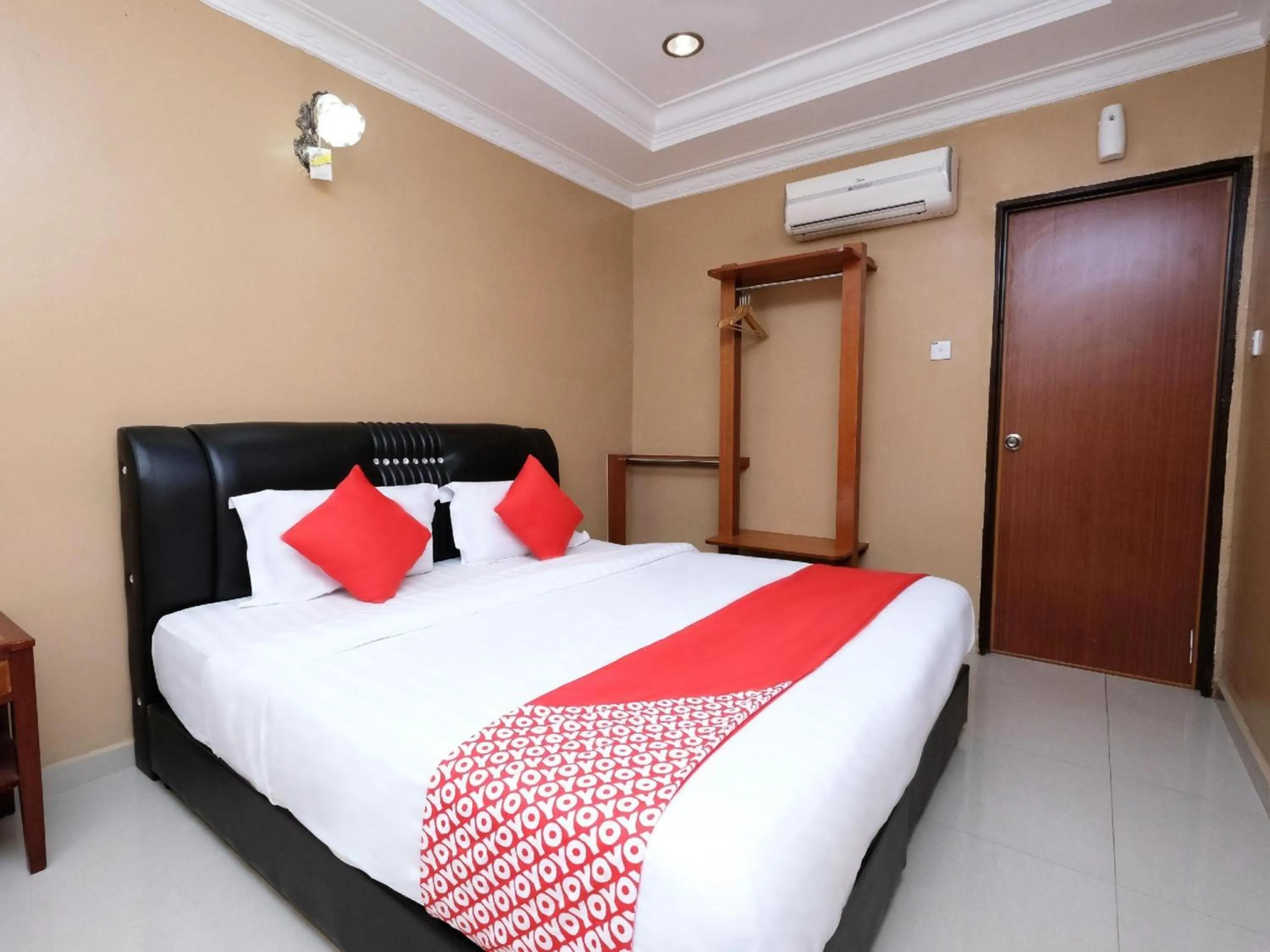 Photo of the whole room, Bed in Hotel O Ayuni Hotel