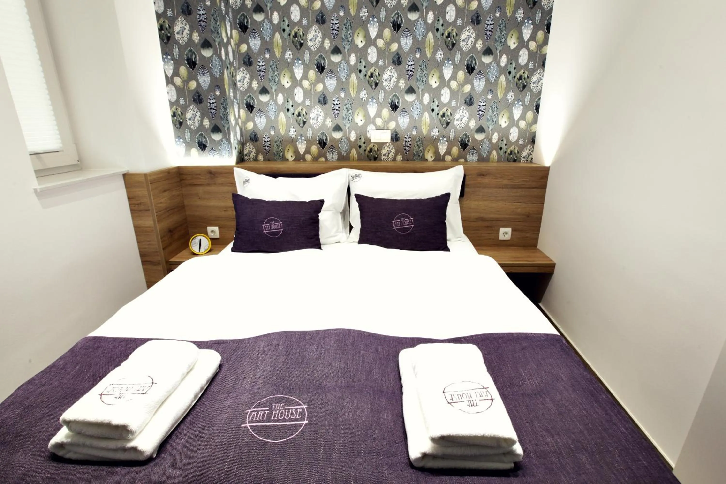 Bed in Apartments The Art House