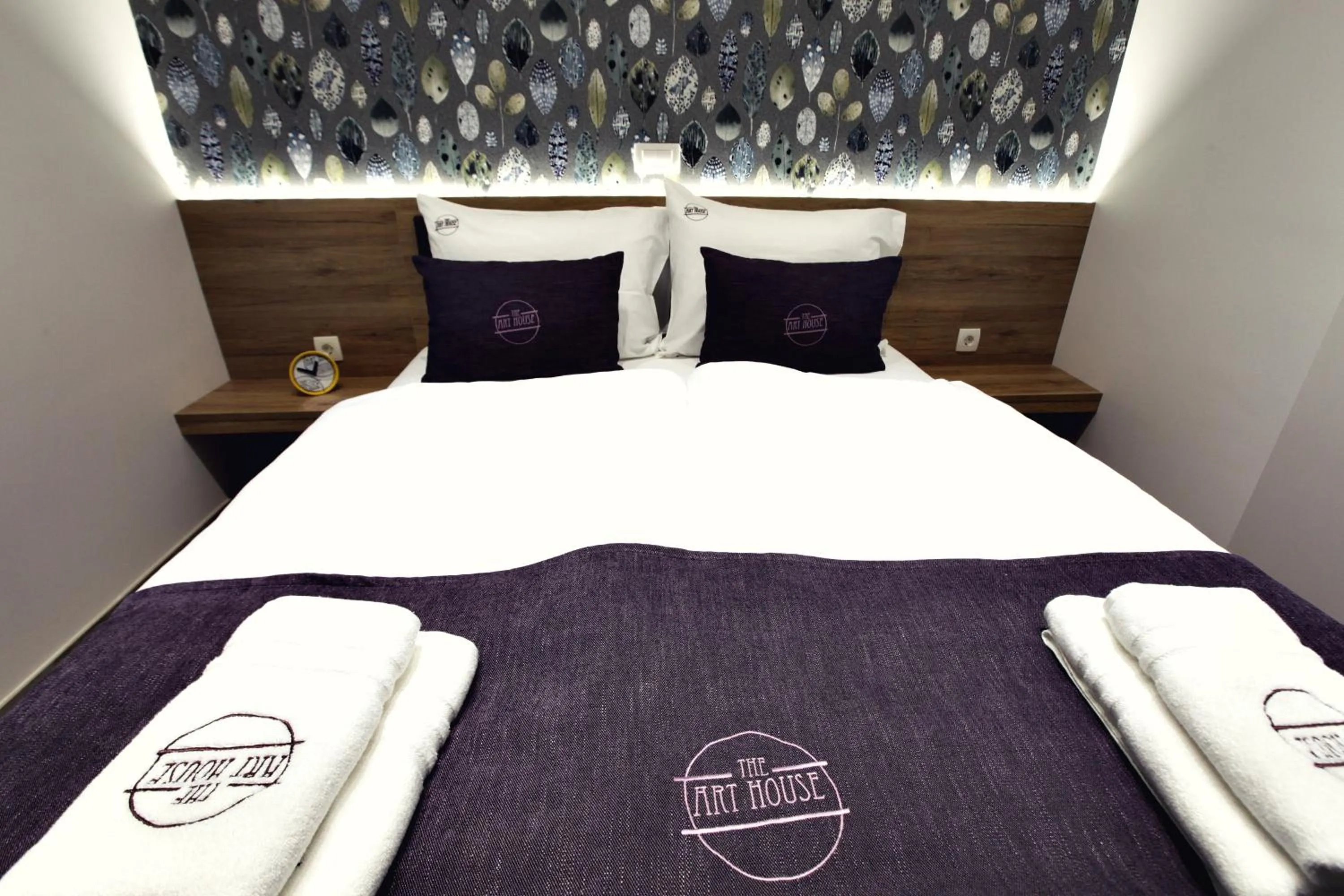 Bed in Apartments The Art House