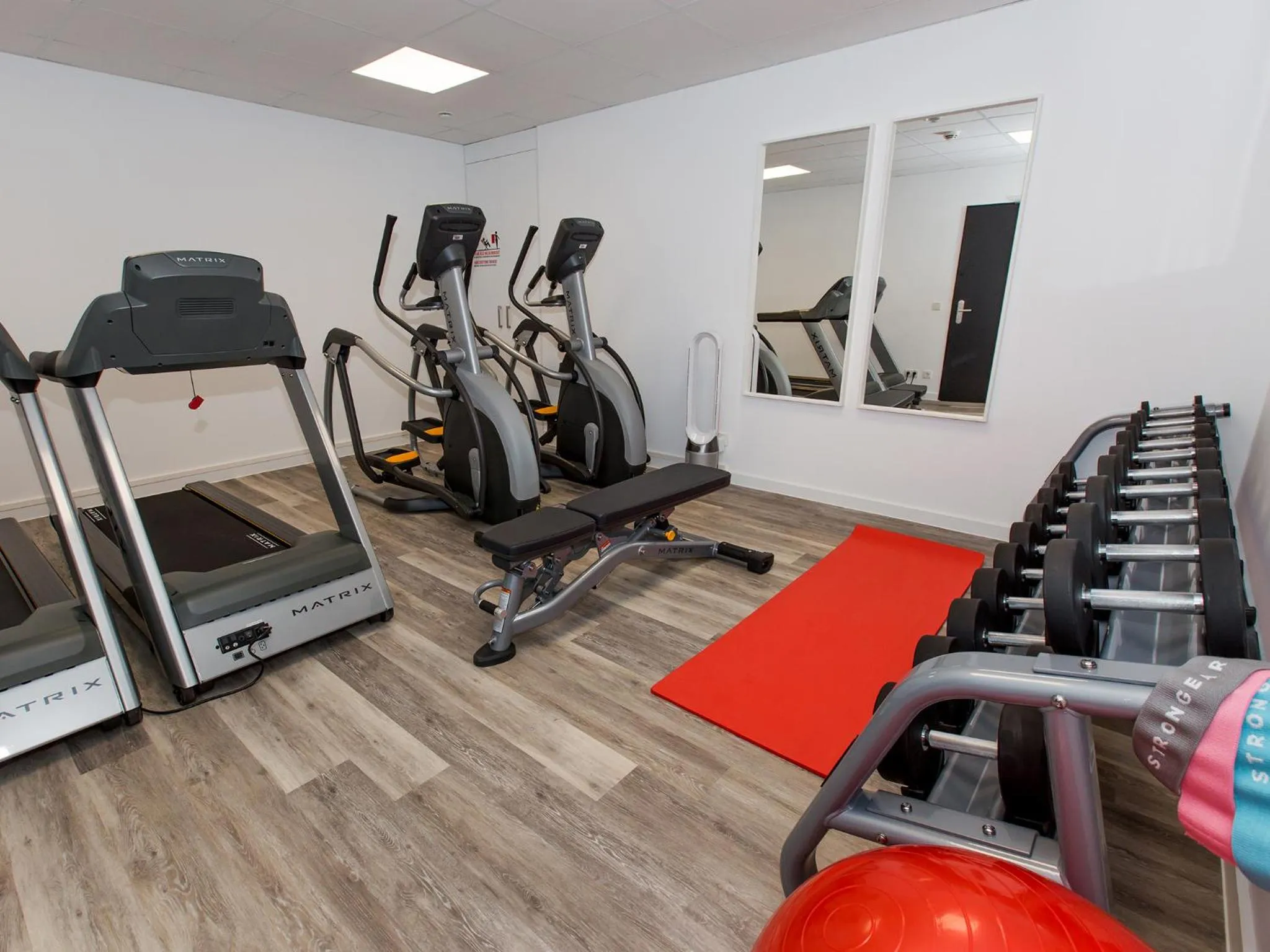 Fitness centre/facilities in DORMERO Hotel Salzgitter