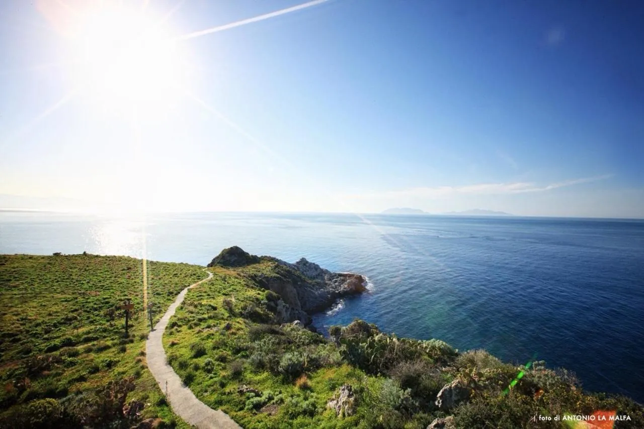 Natural landscape in Manzoni Elements