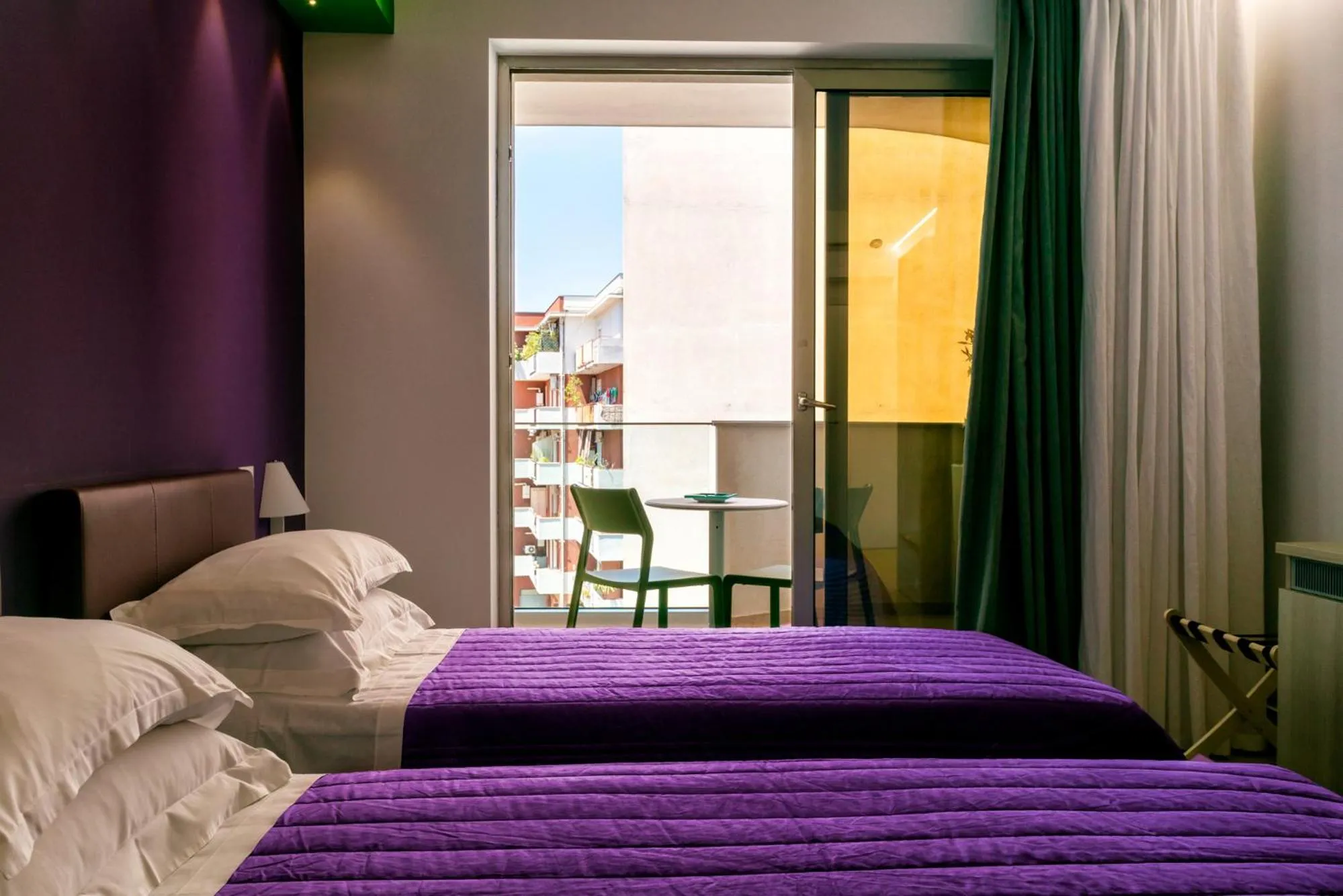 Photo of the whole room, Bed in Manzoni Elements