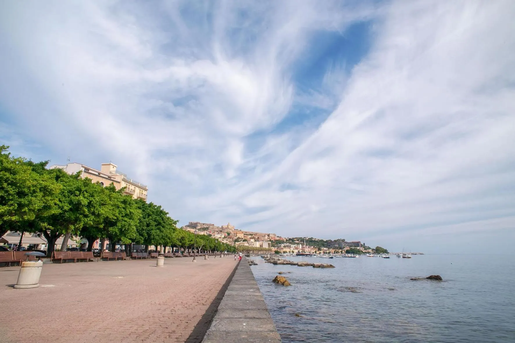 Neighbourhood in Manzoni Elements