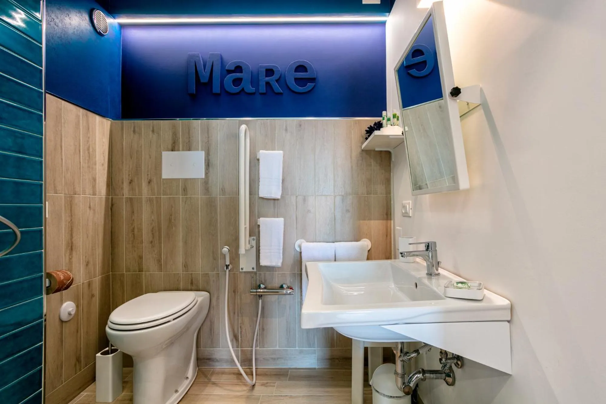 Bathroom in Manzoni Elements