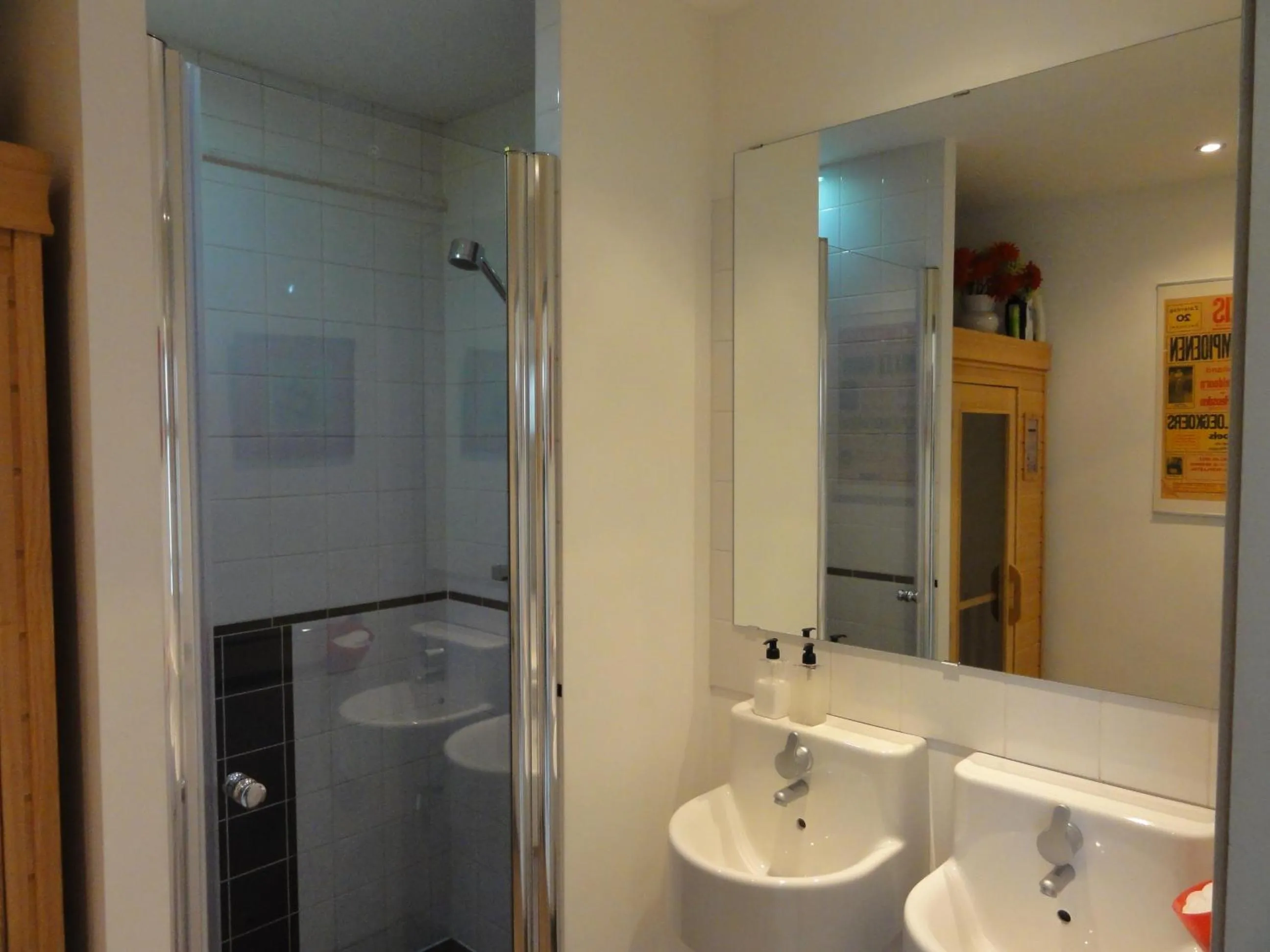 Shower in Bed and Breakfast Amsterdam West