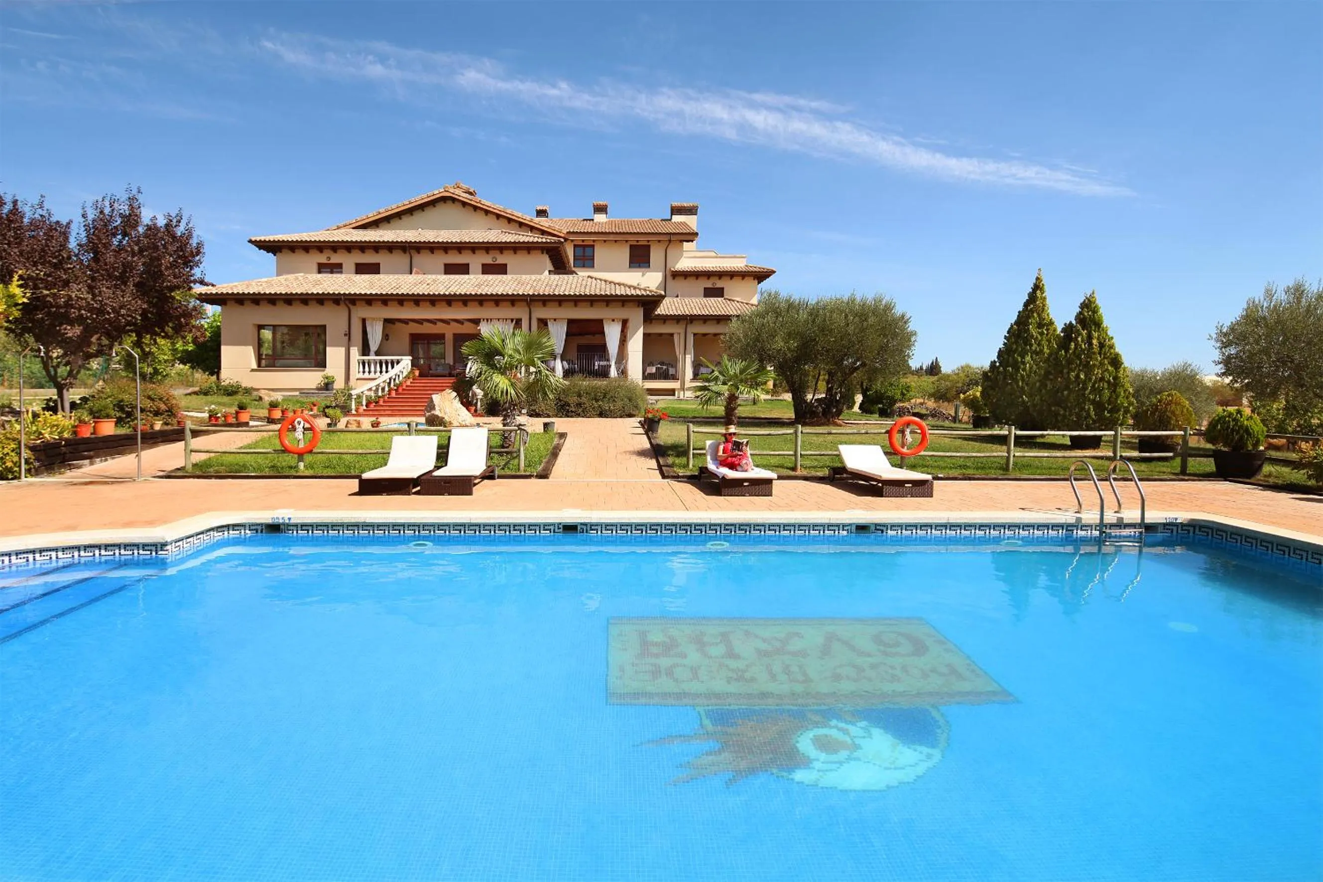 Swimming pool in Hostería de Guara