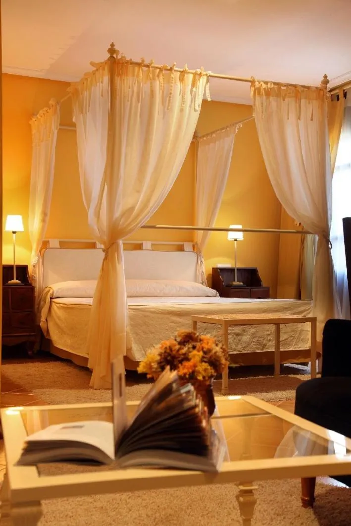 Property building, Bed in Hostería de Guara