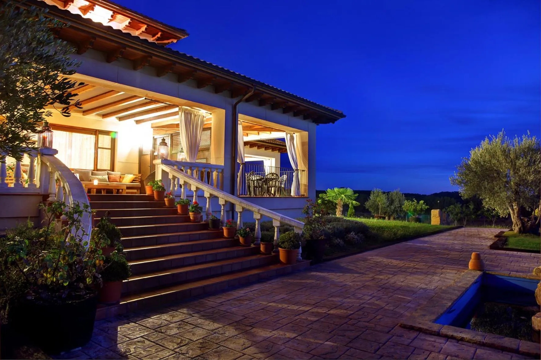 Facade/entrance in Hostería de Guara