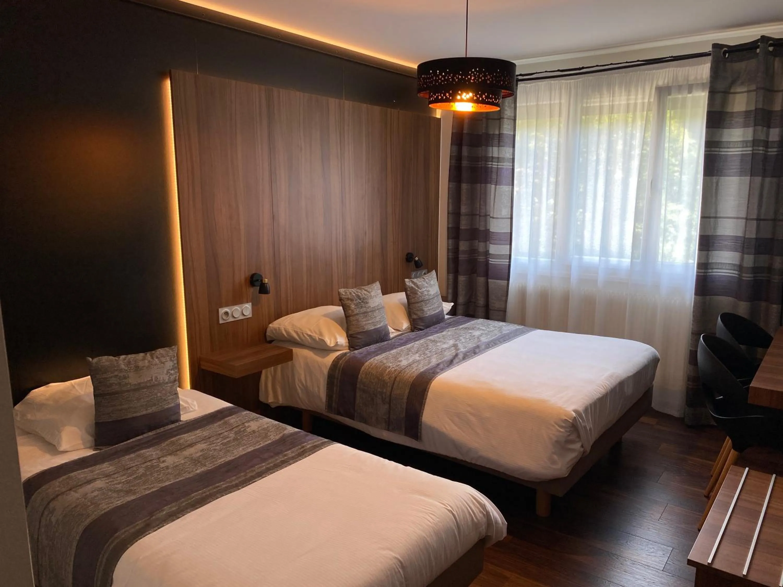 Bedroom, Bed in Auberge des Moulins