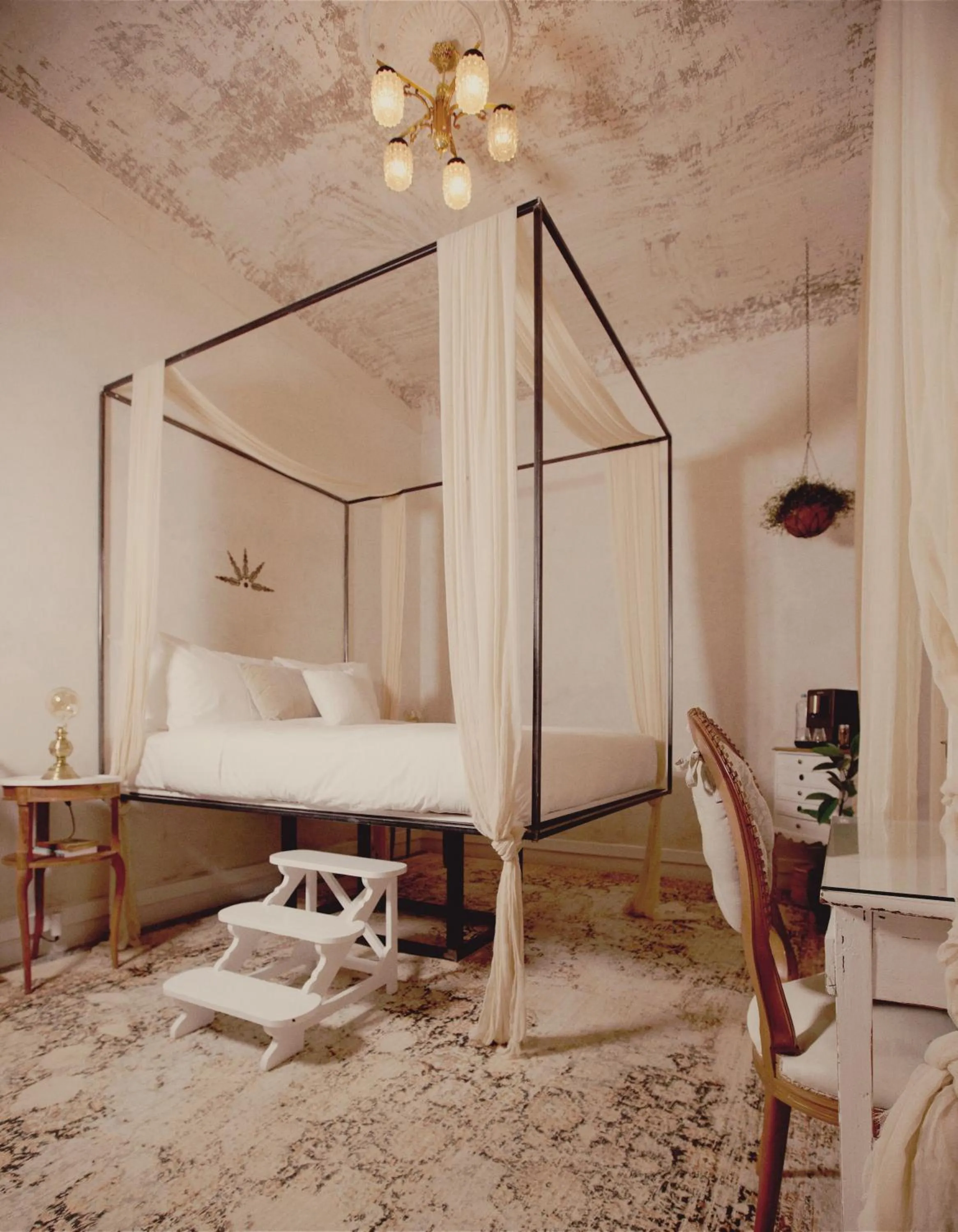 Photo of the whole room, Bed in Shila Athens