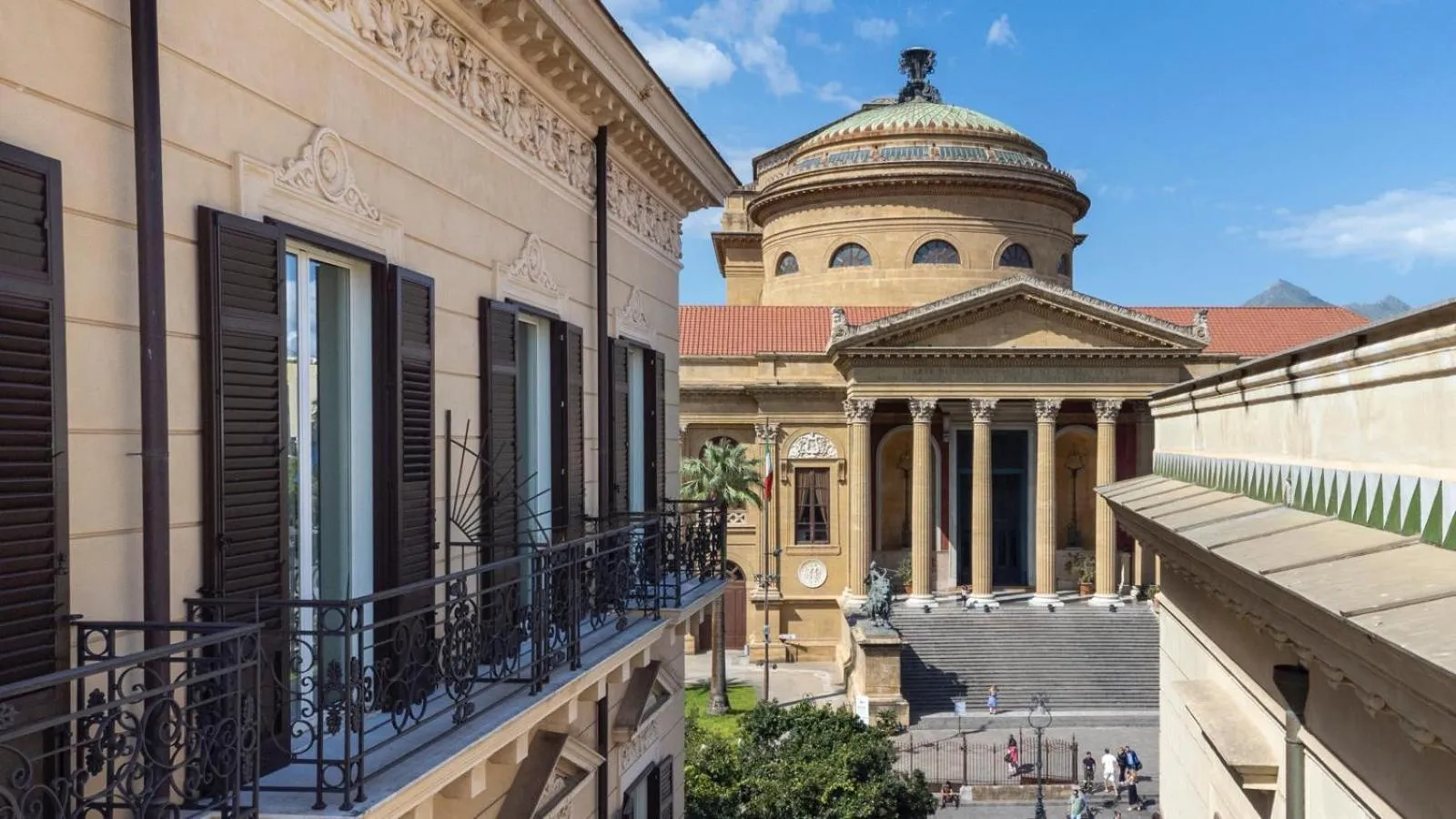 Property building in Palazzo Sovrana Serviced Luxury Apartments